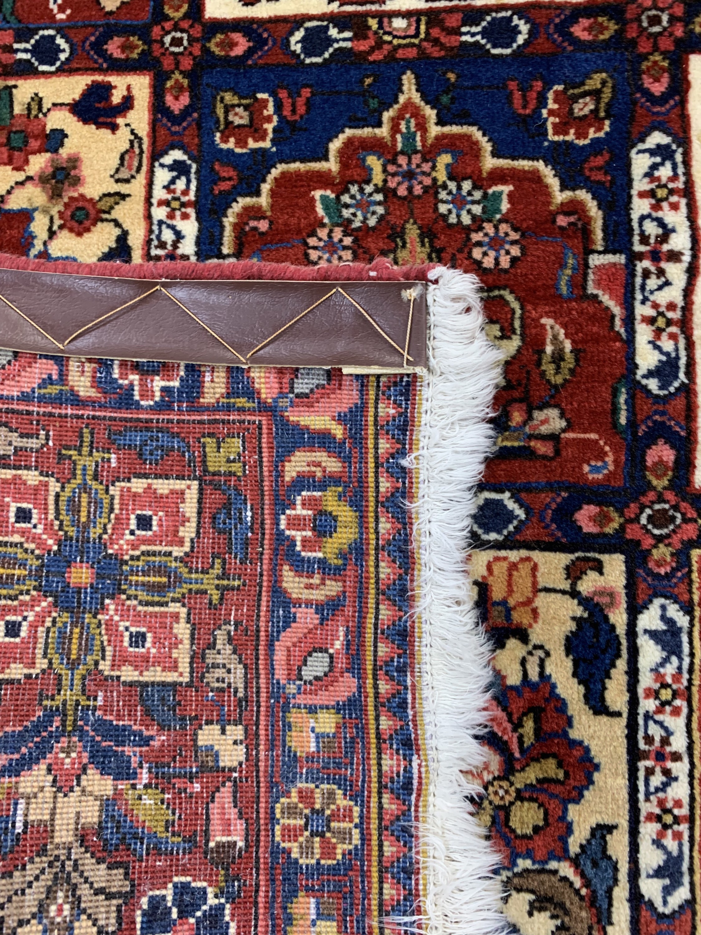 Detail e: Bachtiar Kork fein, Persien, ca. 50 Jahre, Korkwolle auf Baumwolle, ca. 297 x 212 cm, EHZ: 2(Fleckig)
