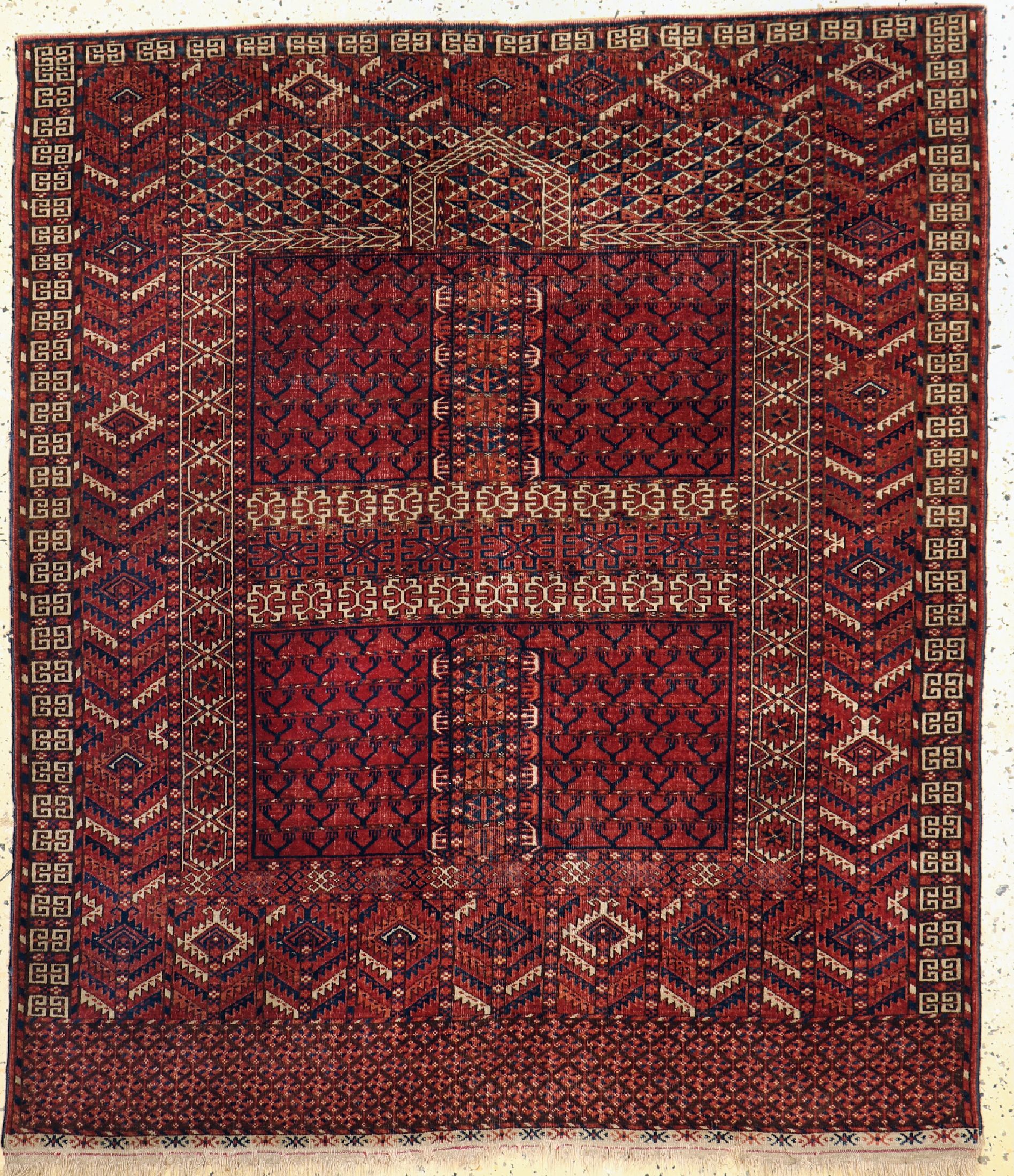 Tekke Engsi antik, Turkmenistan, 19.Jhd, Wolle auf Wolle, ca. 140 x 123 cm, EHZ: 3