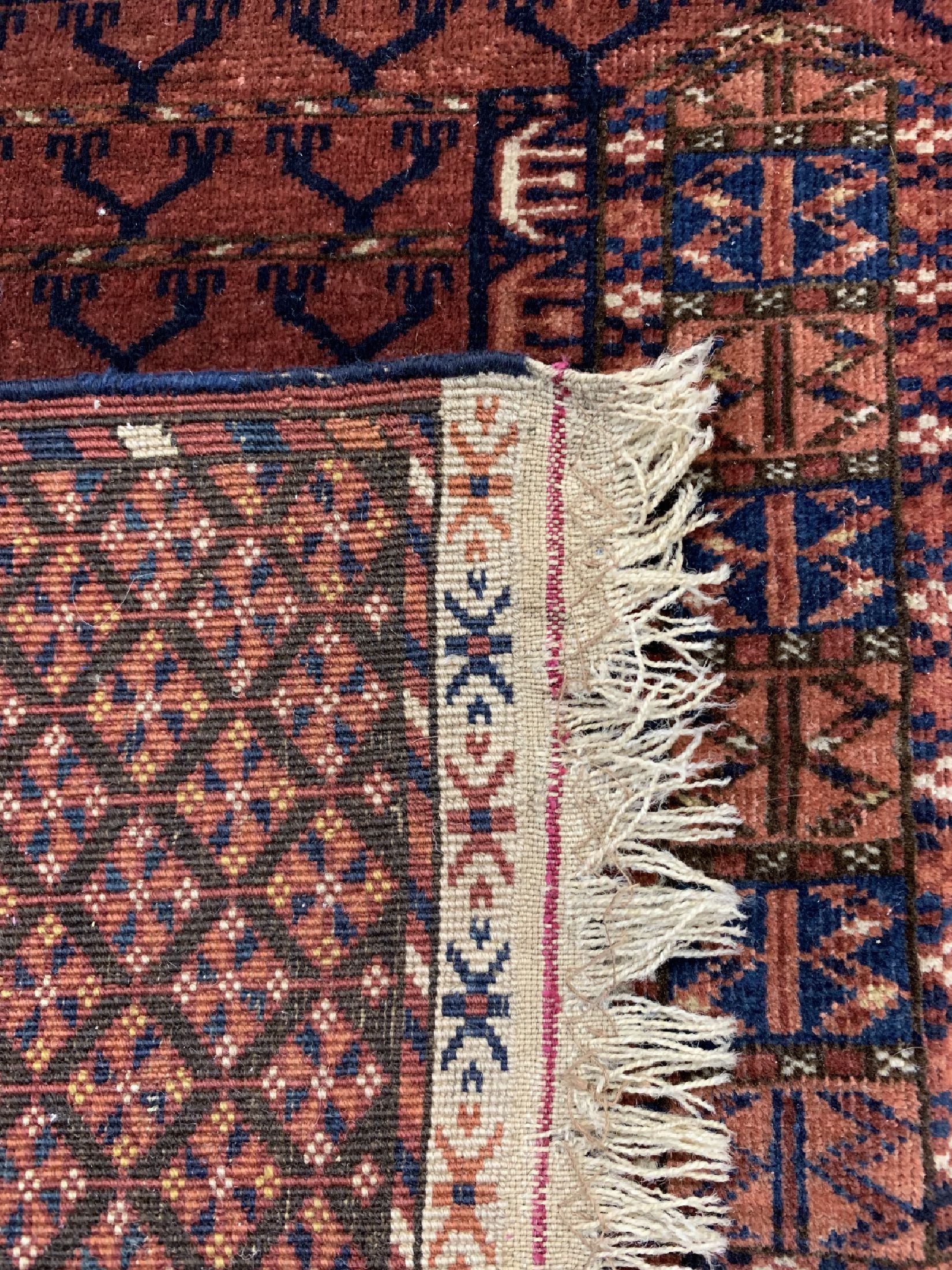 Detail e: Tekke Engsi antik, Turkmenistan, 19.Jhd, Wolle auf Wolle, ca. 140 x 123 cm, EHZ: 3