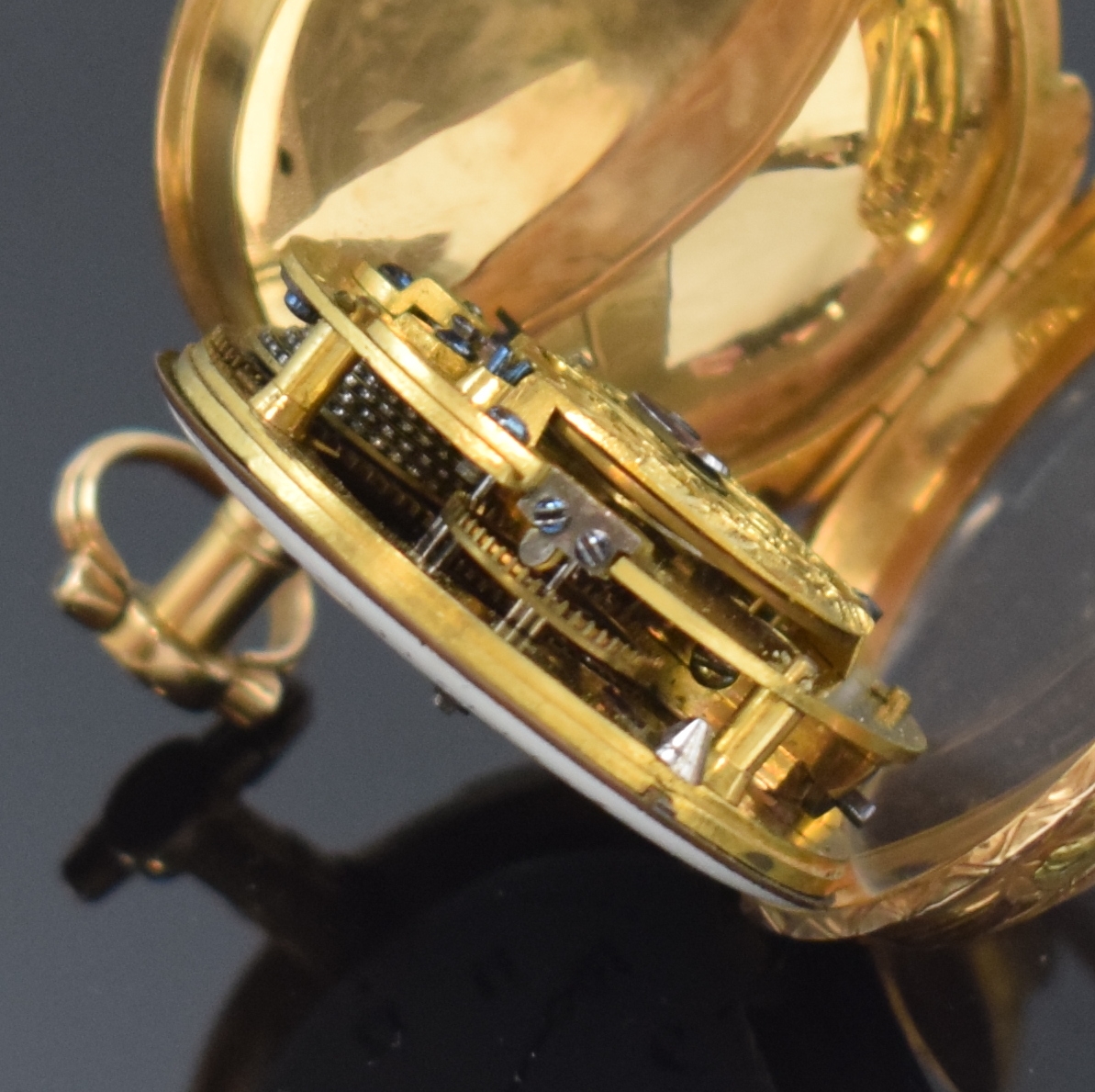 Detail d: L'EPINE Horloger du Roy Email Spindeltaschenuhr in 18k 4-Farb-Gold, Frankreich um 1780, floral verziertes Geh. m. großem Außenscharnier, ...