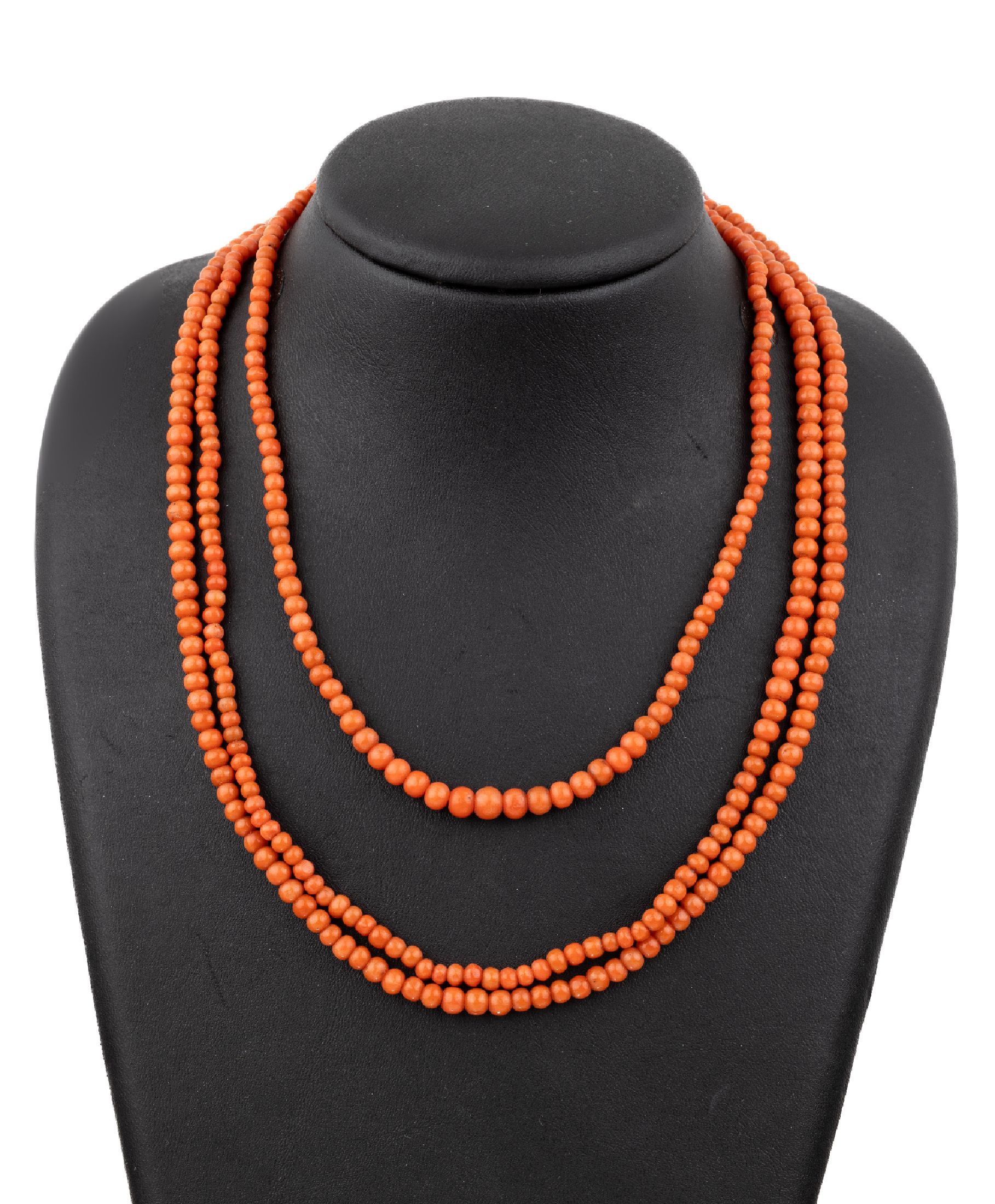 Konvolut Korallen-Schmuck, Italien um 1900,2 Colliers, 1 x L. ca: 124 cm, 1 x L. ca. 39.5cm, jeweils Kastenschloss mit Sicherheitsacht,Versand nur ...