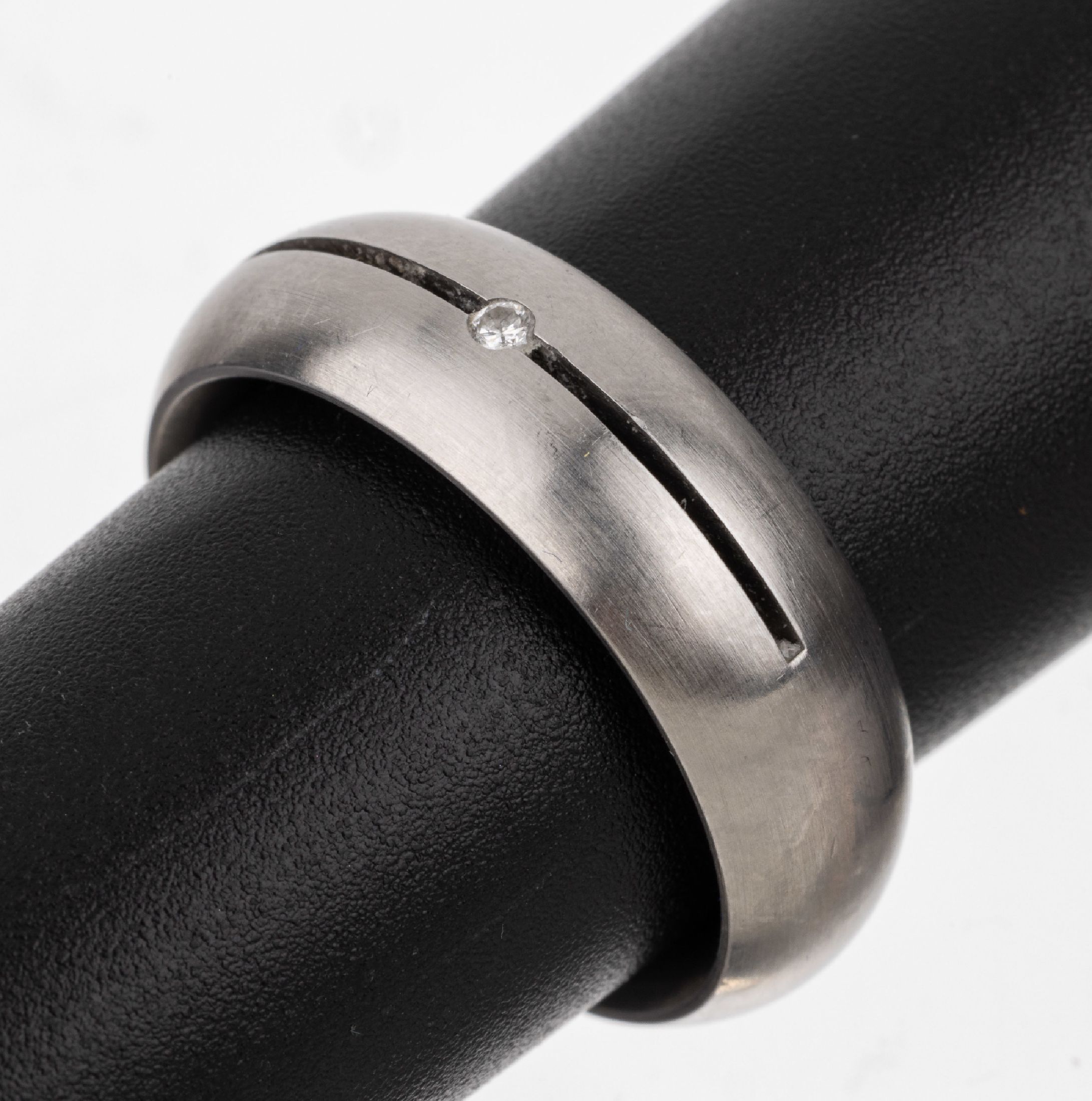 Palladium Brillant-Ring, Pd. sat., Brillantca. 0.02 ct Weiß/si, RW 58, ca. 7.1 g
