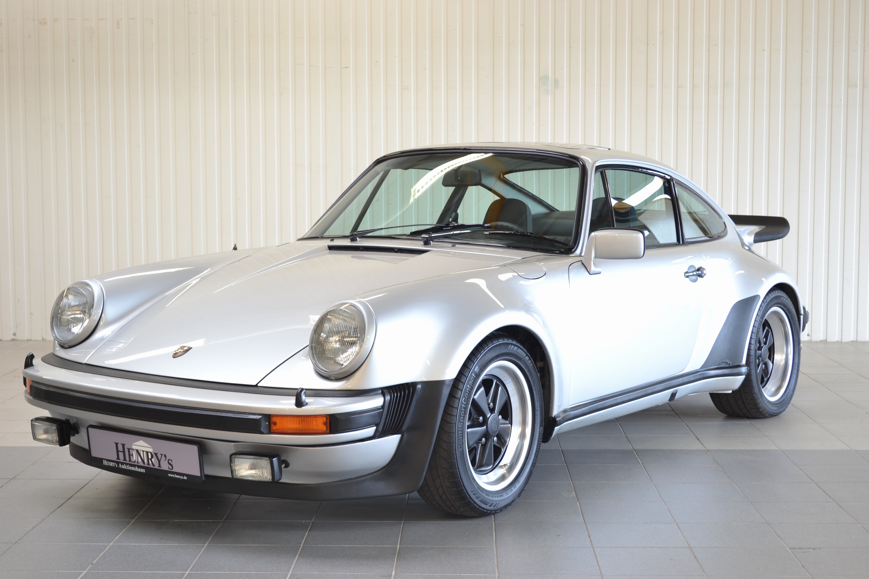 Porsche 930 Turbo, Fahrgestellnummer: 9307700060, Motornummer: 6770053, EZ 09/1976, Laufleistung ca. 157.767 km, H-Zulassung, 260 PS, 6-Zylinder, ...