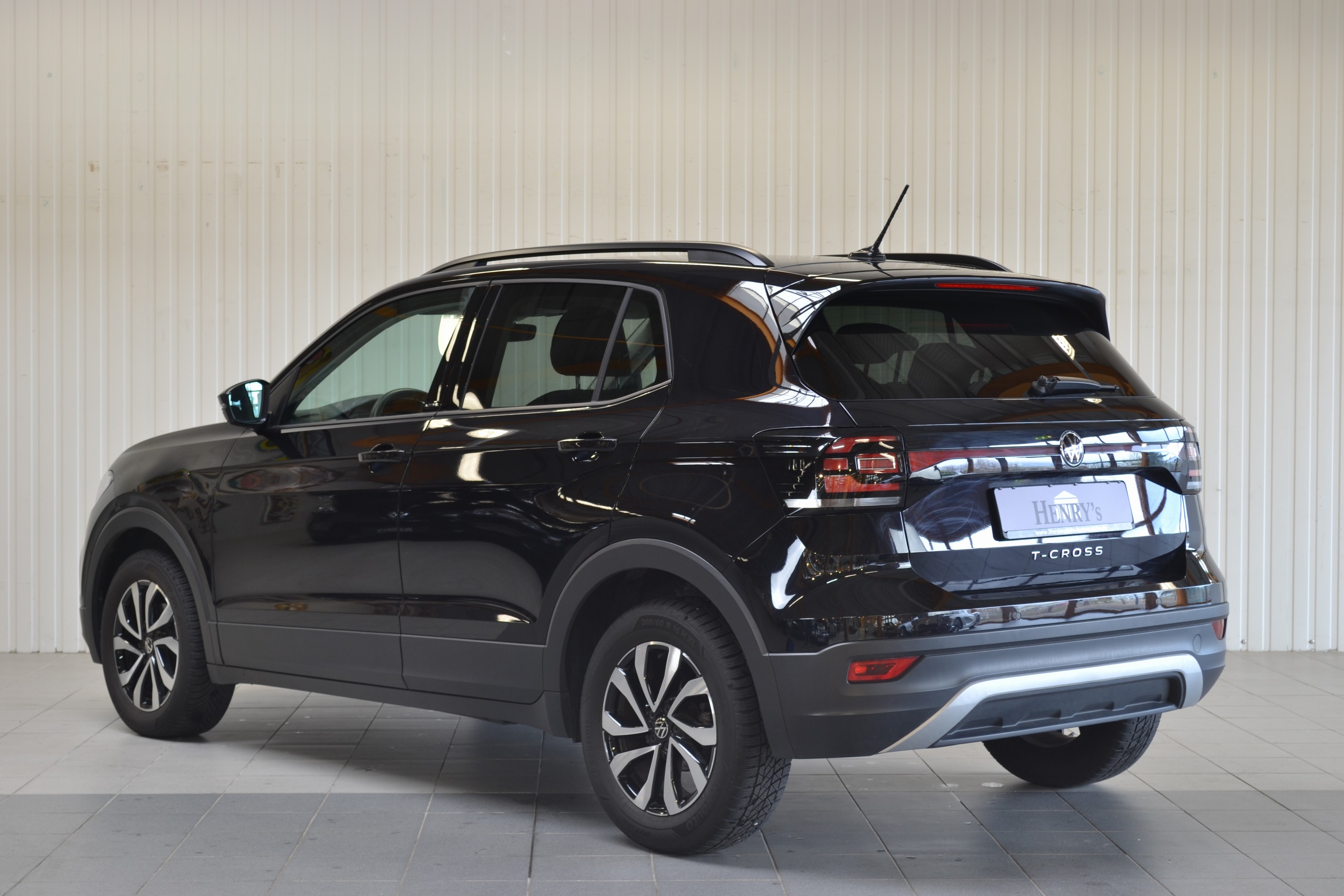 Detail g: Volkswagen T-Cross 1.0 TSI, EZ 01/2022, 2.Hand, Laufleistung 67.300km, 81kW/110PS, Automatikgetriebe, Sonderausstattung - Audio-Navigationssystem ...
