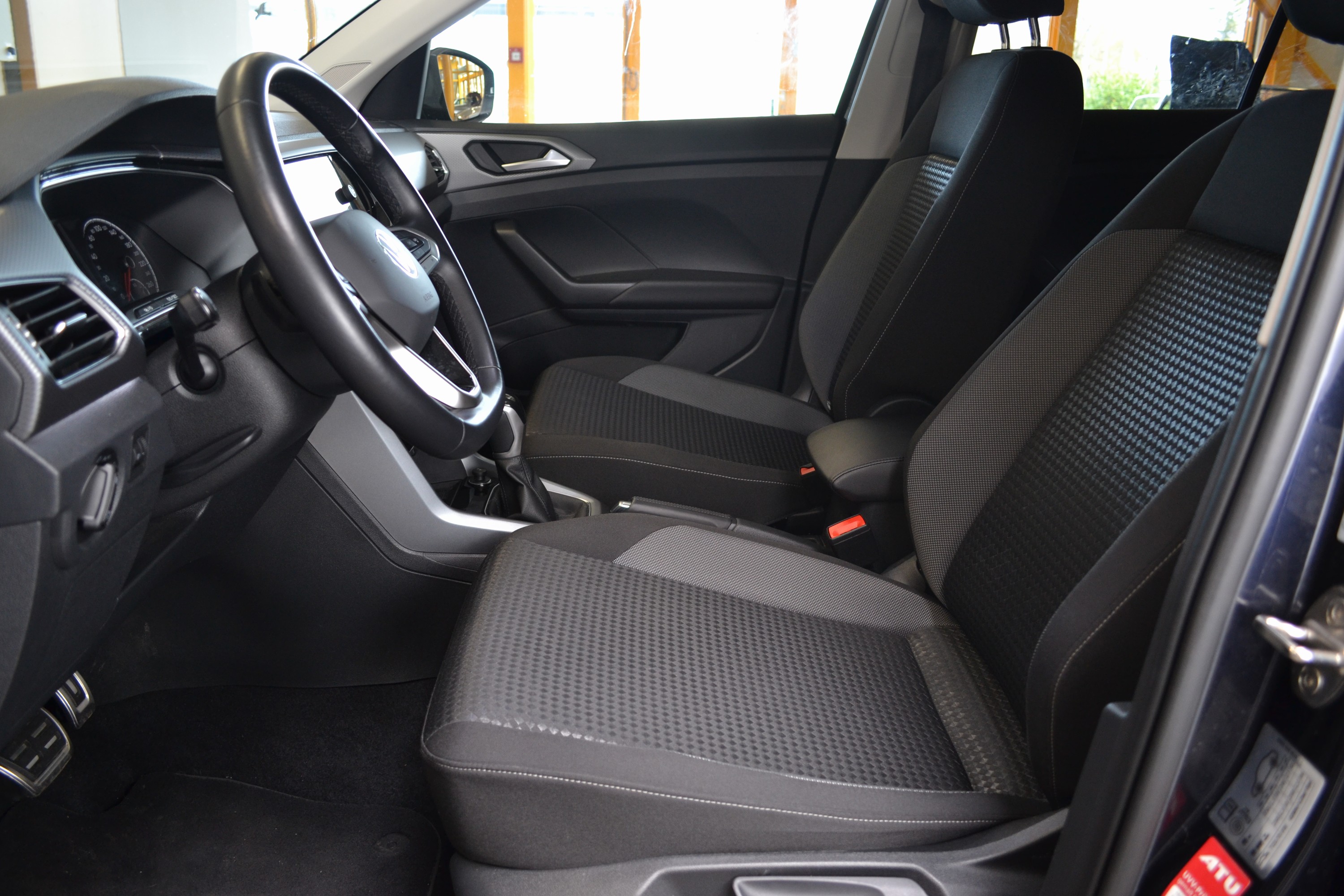 Detail i: Volkswagen T-Cross 1.0 TSI, EZ 01/2022, 2.Hand, Laufleistung 67.300km, 81kW/110PS, Automatikgetriebe, Sonderausstattung - Audio-Navigationssystem ...