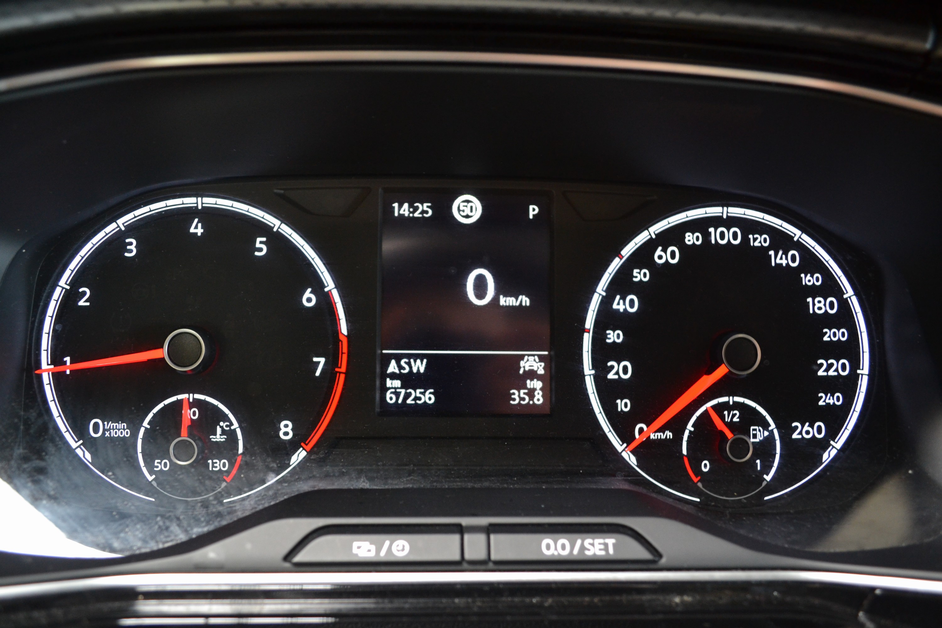 Detail k: Volkswagen T-Cross 1.0 TSI, EZ 01/2022, 2.Hand, Laufleistung 67.300km, 81kW/110PS, Automatikgetriebe, Sonderausstattung - Audio-Navigationssystem ...