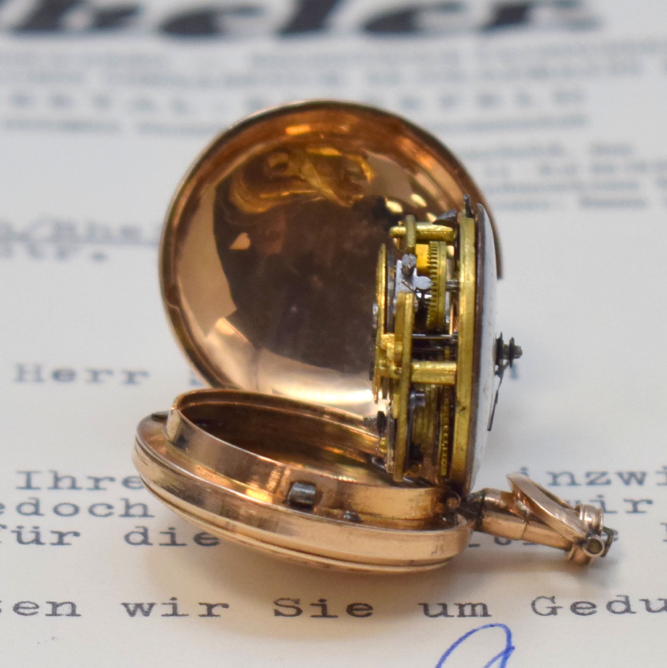 Detail e: LEOPOLD ROTTY in Augsburg seltene kleine Spindeltaschenuhr in RG 585/000, Deutschland um 1800, Schlüsselaufzug, glattes Savonette- Geh. dell., ...