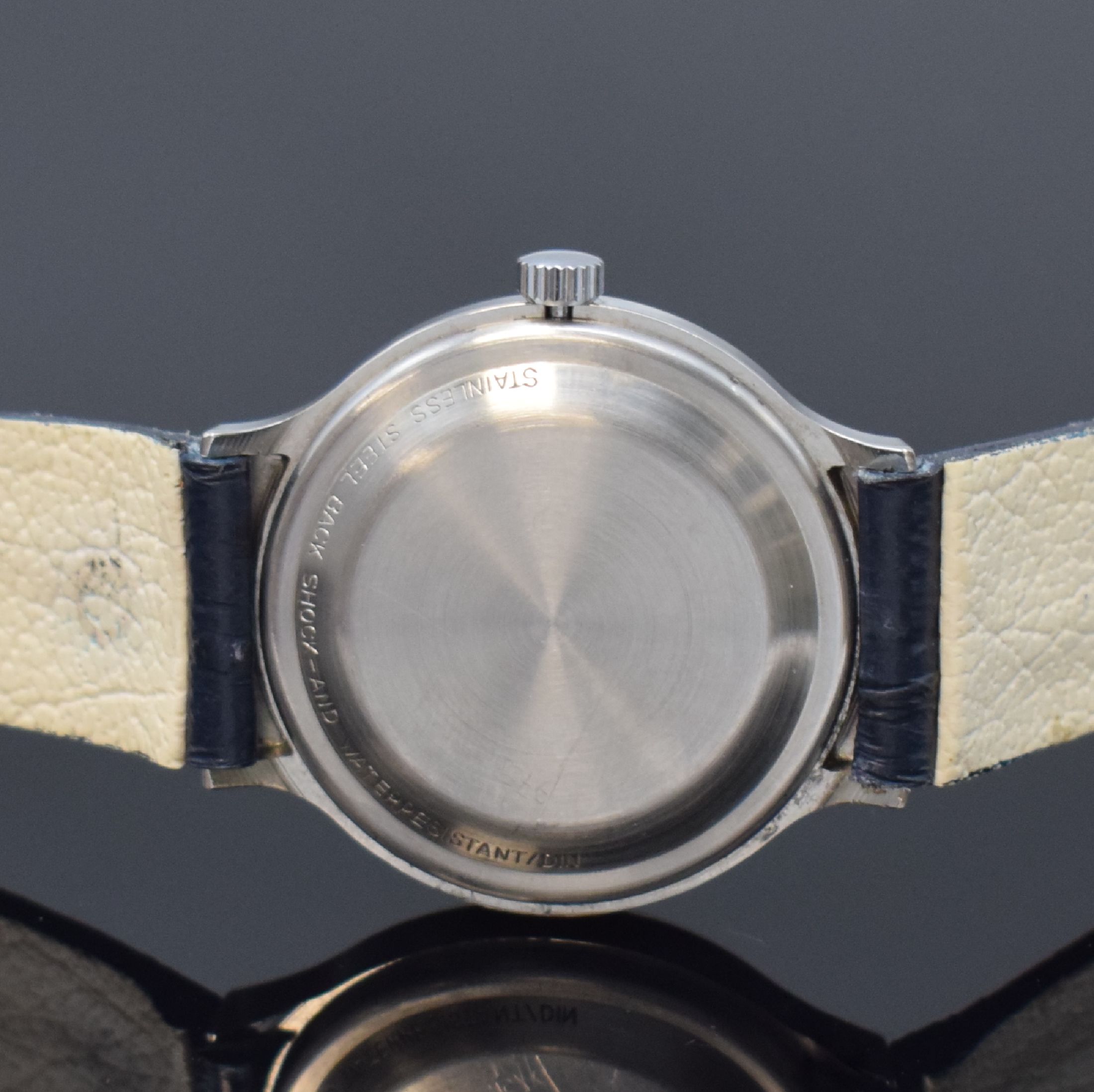 Detail d: Konvolut aus 3 Junghans Herrenarmbanduhren, Deutschland 1970er Jahre, alle Handaufzug, alle 17 St., 1 x verschr. Edelstahlgeh. an neutr. Gliederband, ...