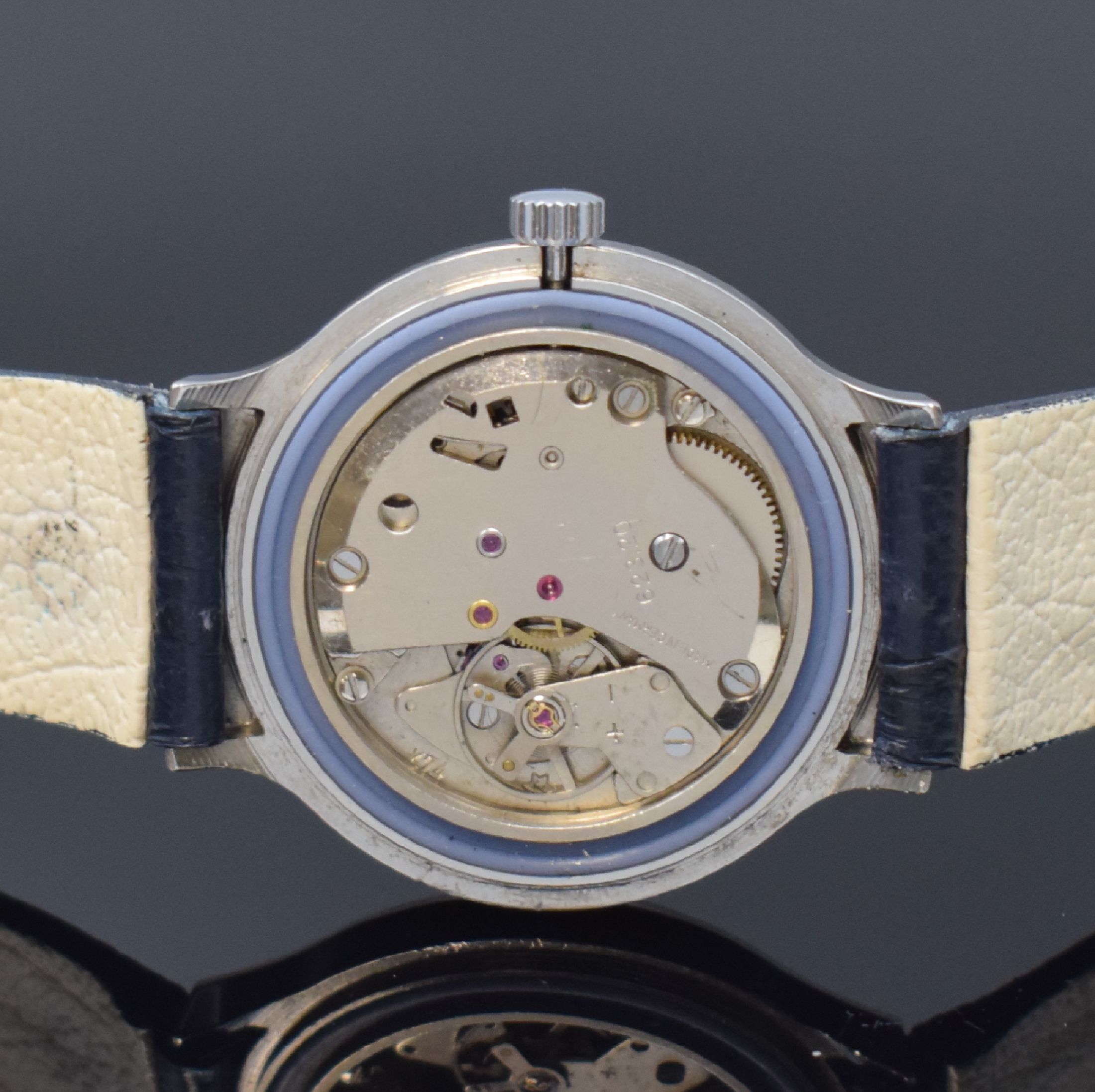 Detail e: Konvolut aus 3 Junghans Herrenarmbanduhren, Deutschland 1970er Jahre, alle Handaufzug, alle 17 St., 1 x verschr. Edelstahlgeh. an neutr. Gliederband, ...