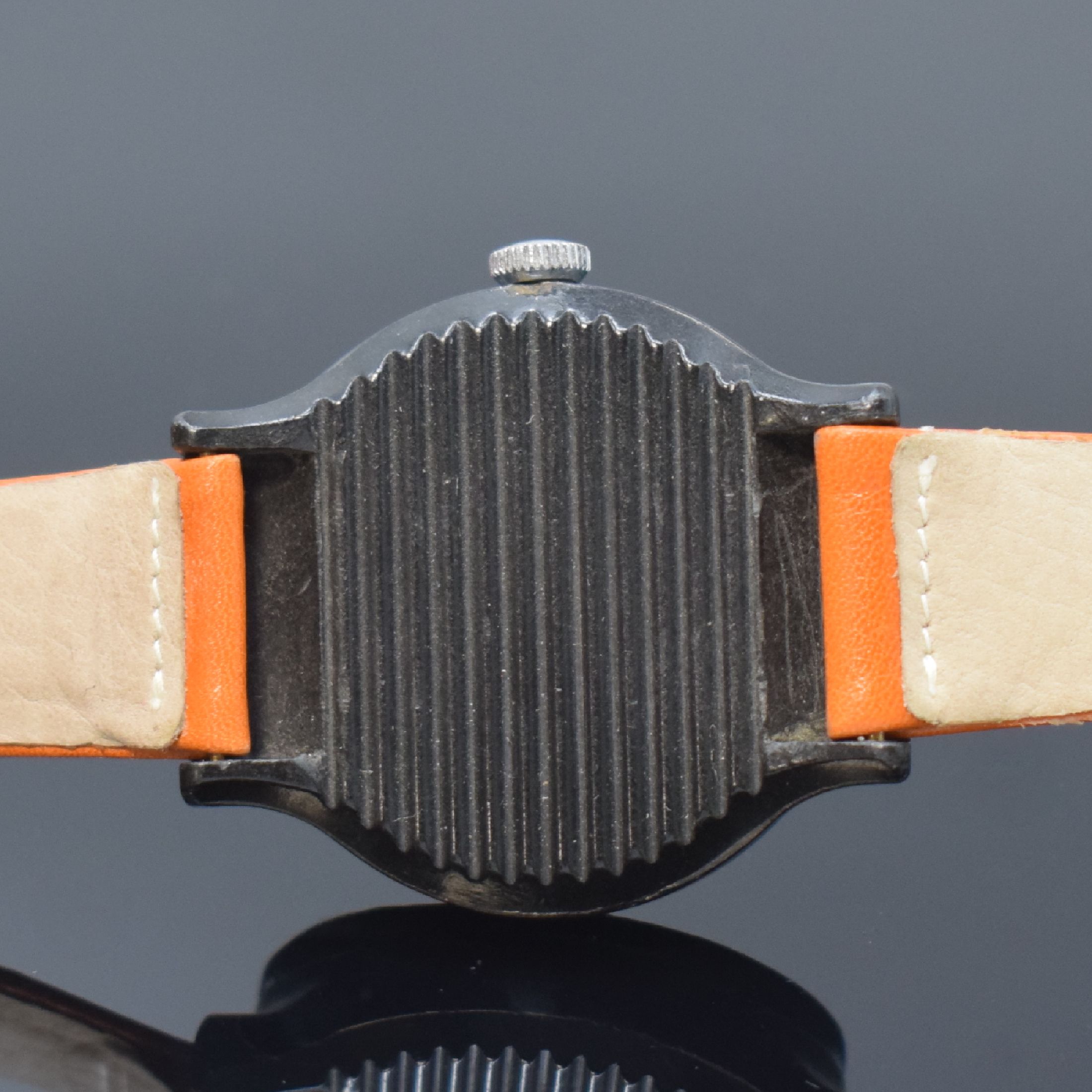 Detail f: Konvolut aus 3 Junghans Herrenarmbanduhren, Deutschland 1970er Jahre, alle Handaufzug, alle 17 St., 1 x verschr. Edelstahlgeh. an neutr. Gliederband, ...