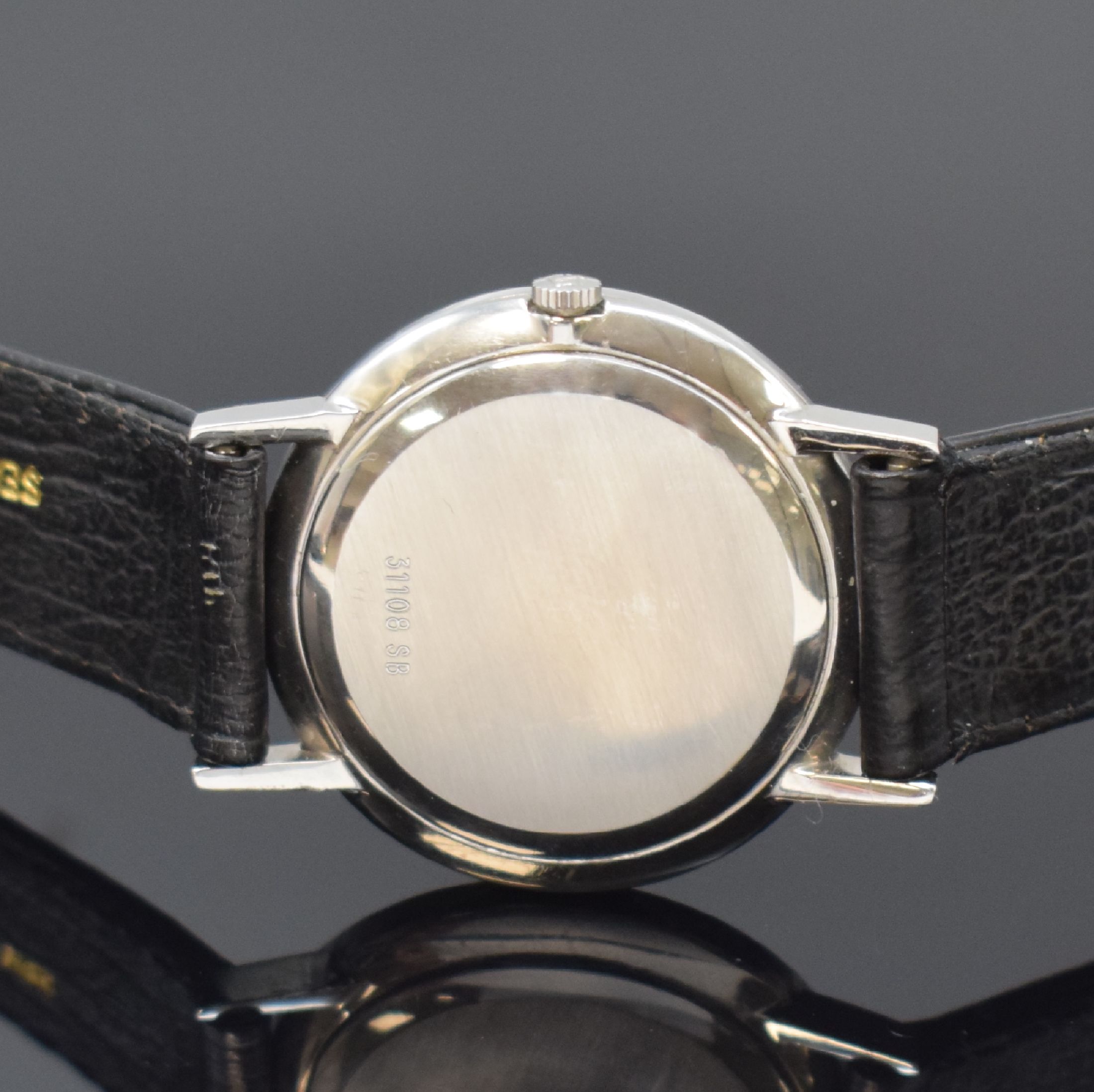 Detail d: Konvolut 3 Herrenarmbanduhren, alle Handaufzug, Schweiz um 1960, Böden aufgedr., 1 x Revue Thommen Vulcain, Kal. MSR K1, orig. Lederband, D. ca. 33 ...