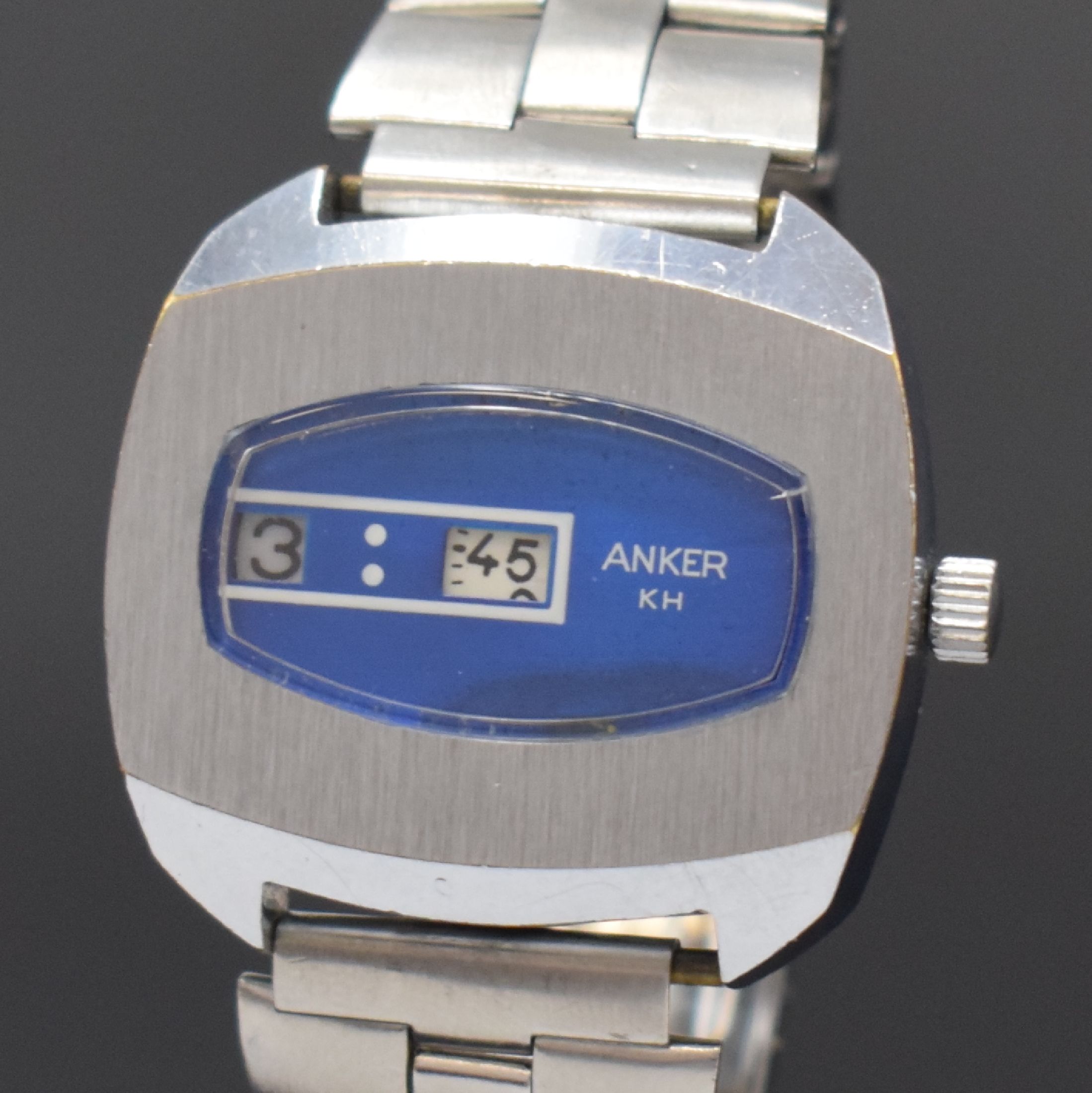 Detail a: ANKER Herrenarmbanduhr mit digitaler Anzeige, Schweiz um 1970, Handaufzug, verchr. Geh., Stahlboden aufgedr., 2-farb. Zifferbl. m. digitaler Std. und ...