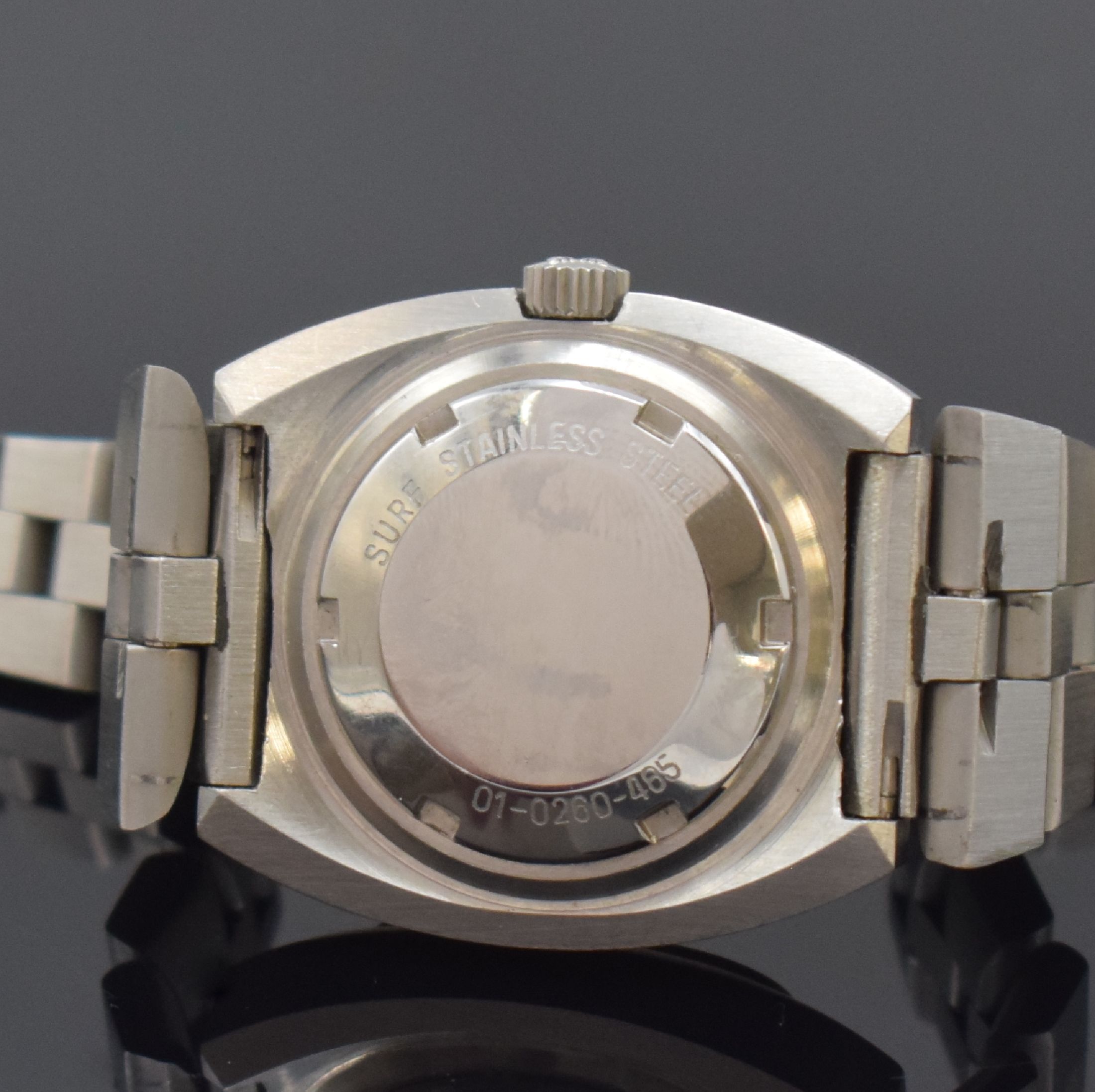 Detail g: Konvolut aus 2 Armbanduhren, beide Automatik Schweiz um 1970/80, beide Edelstahl m. verschraubten Böden, 1 x Zenith, orig. Gliederband, blaues ...