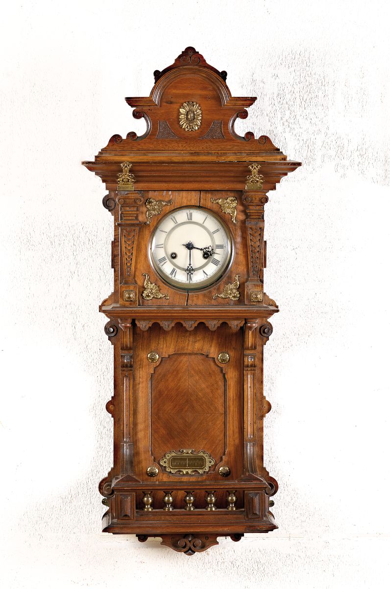 Freischwinger, Gründerzeit, deutsch um 1900, reich verziertes Holzgehäuse, Neorenaissance, orig. Aufsatz, ohne unteren Abschluß, Furnierschäden, ...