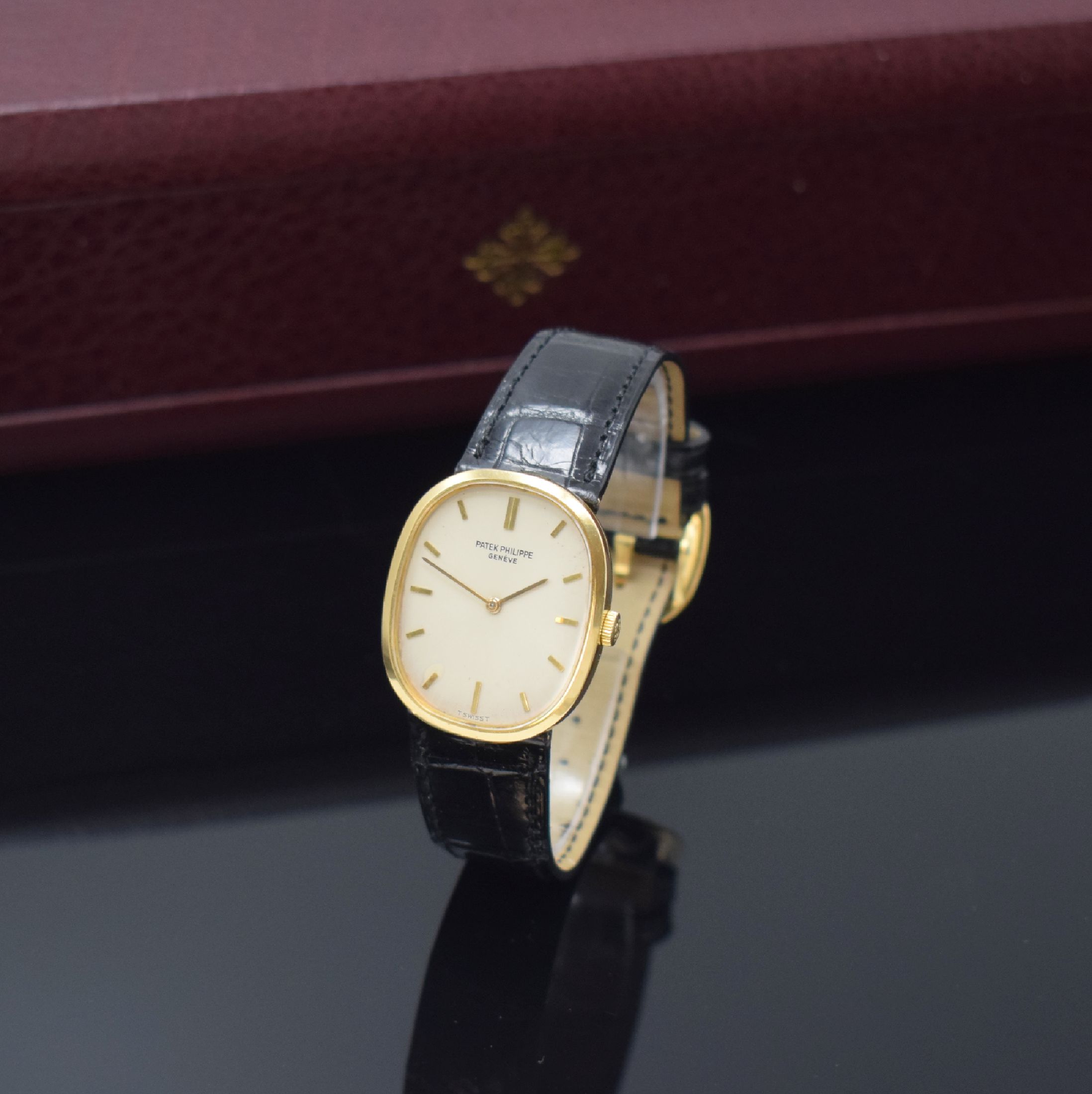 PATEK PHILIPPE Ellipse d´Or Armbanduhr in GG 750/000 Referenz 3548, Schweiz um 1985, Handaufzug, ovales, 3-tlg. Geh., Boden und Glasrand aufgedr., ...