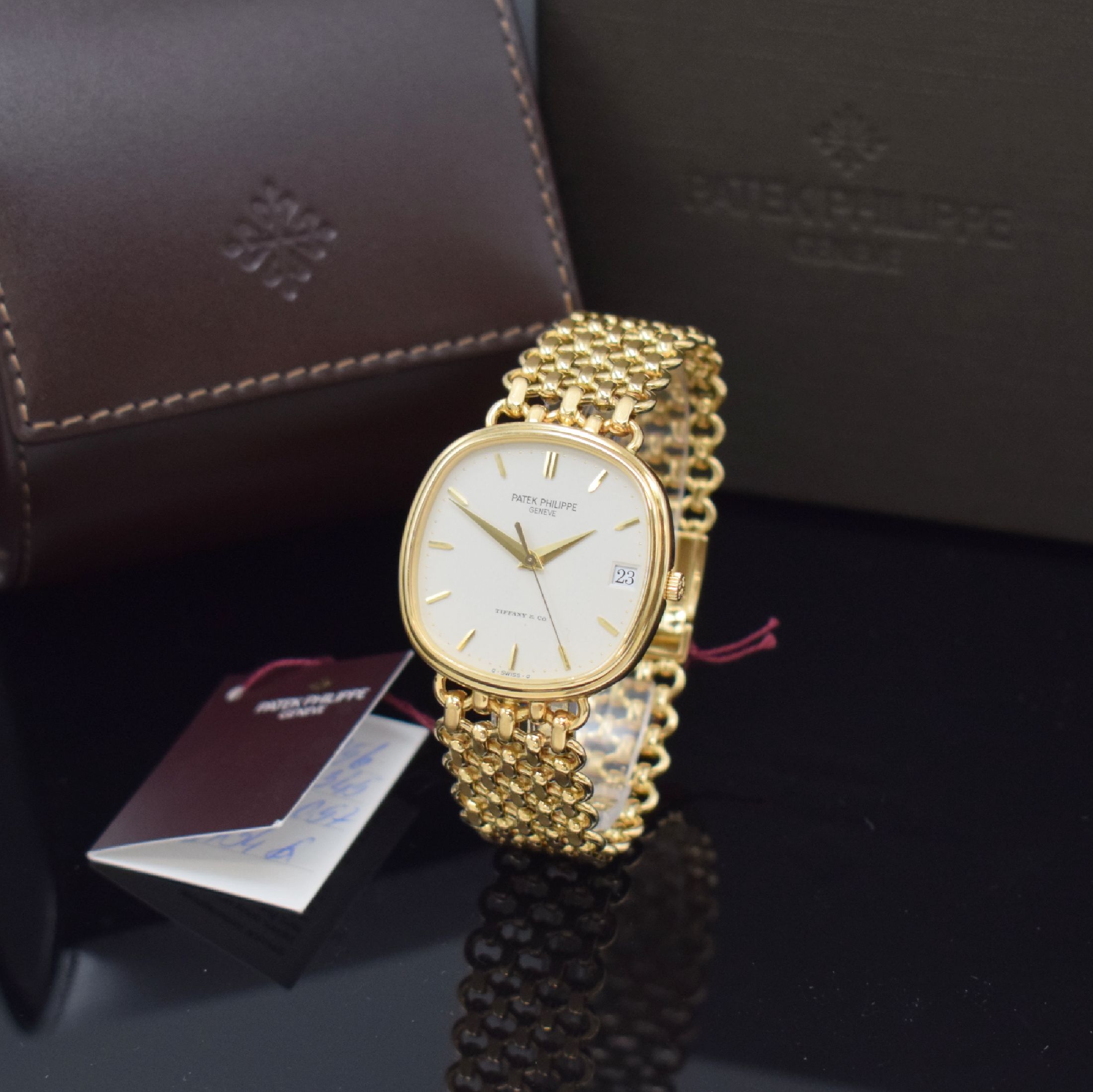 PATEK PHILIPPE hochfeine Herrenarmbanduhr in GG 750/000 Referenz 3734/1, Automatik, Schweiz um 1985, Ovalgeh., Boden aufgedr., orig. Gliederband, ...