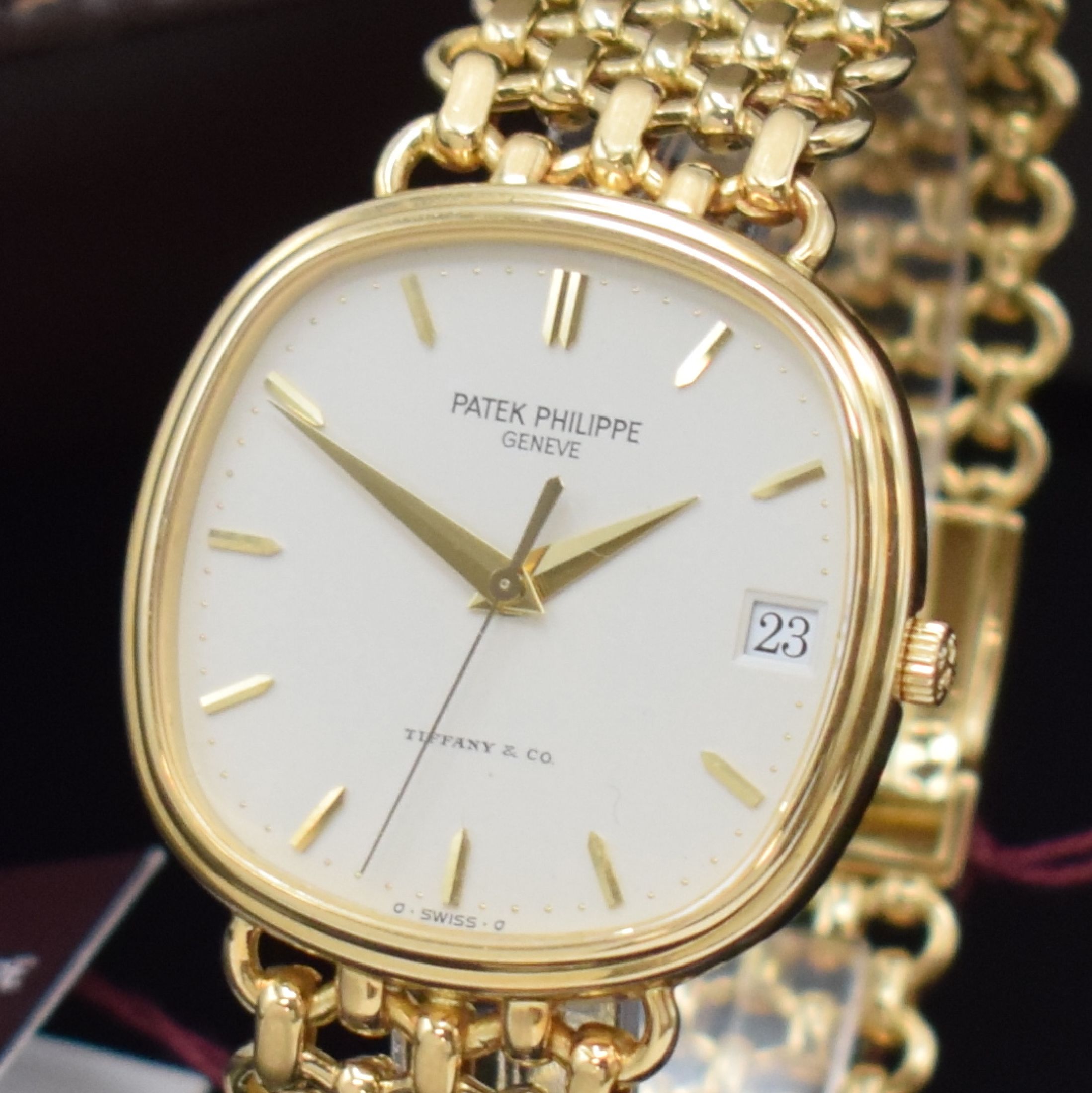 Detail b: PATEK PHILIPPE hochfeine Herrenarmbanduhr in GG 750/000 Referenz 3734/1, Automatik, Schweiz um 1985, Ovalgeh., Boden aufgedr., orig. Gliederband, ...