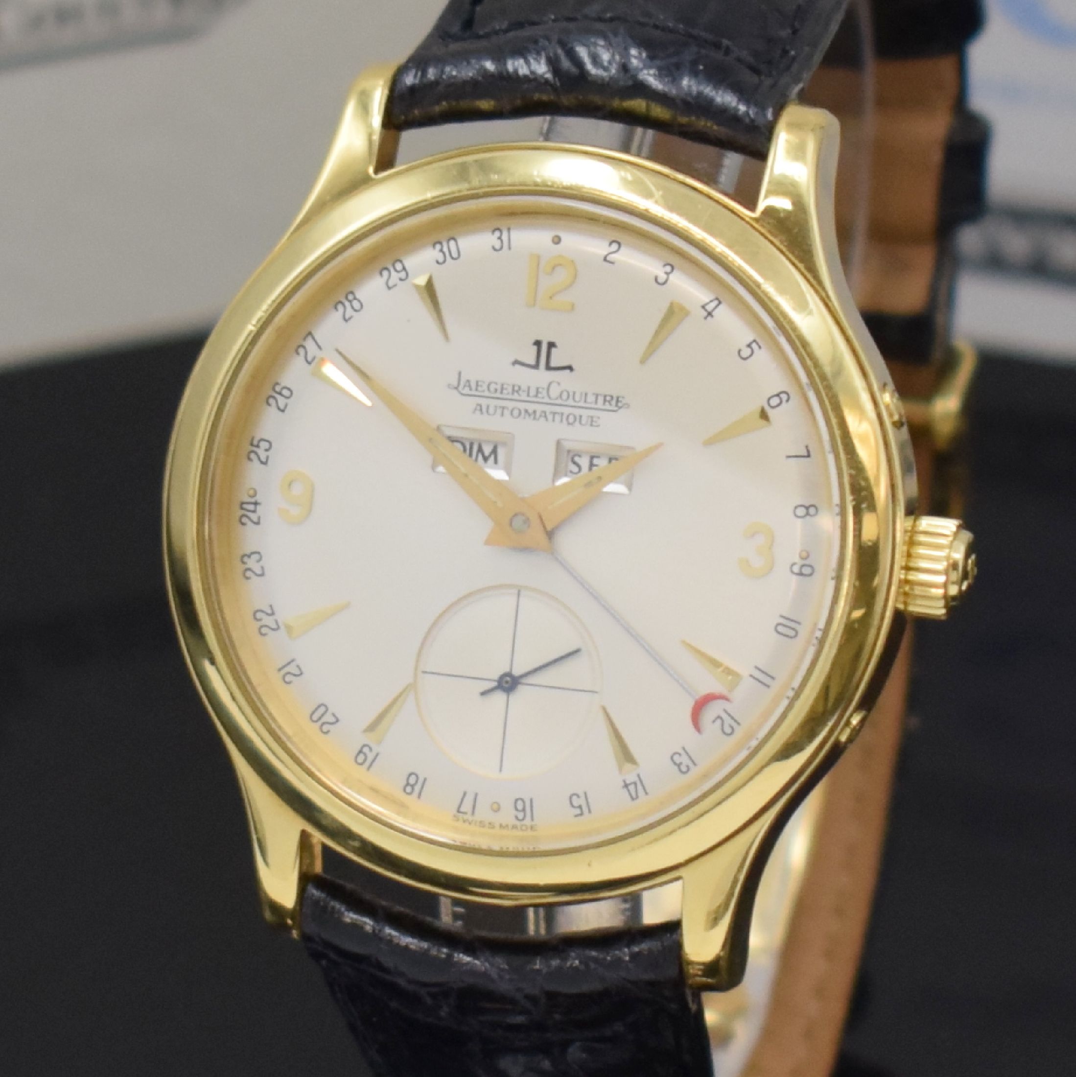 Detail b: Jaeger-LeCoultre Herrenarmbanduhr Master Control in GG 750/000 Referenz 140.8.87, Automatik, Schweiz um 1990, Boden 4-fach verschr., orig. Lederband ...