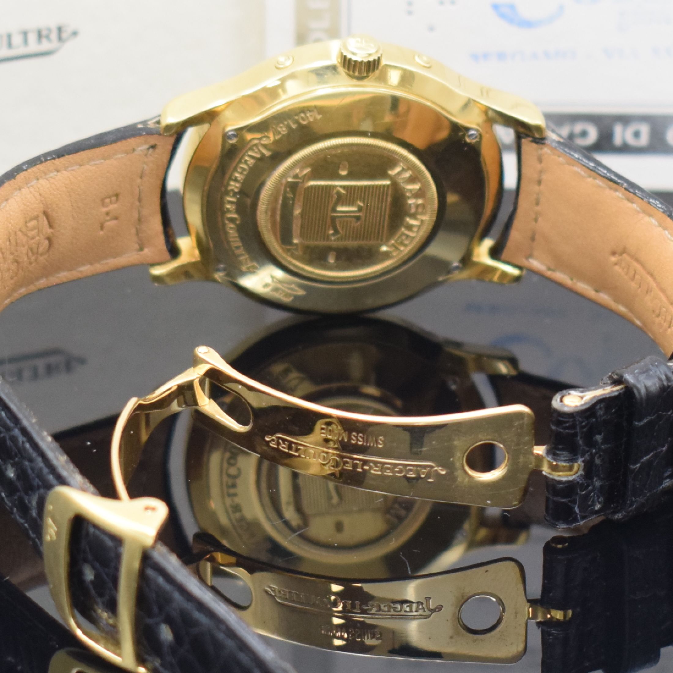 Detail g: Jaeger-LeCoultre Herrenarmbanduhr Master Control in GG 750/000 Referenz 140.8.87, Automatik, Schweiz um 1990, Boden 4-fach verschr., orig. Lederband ...