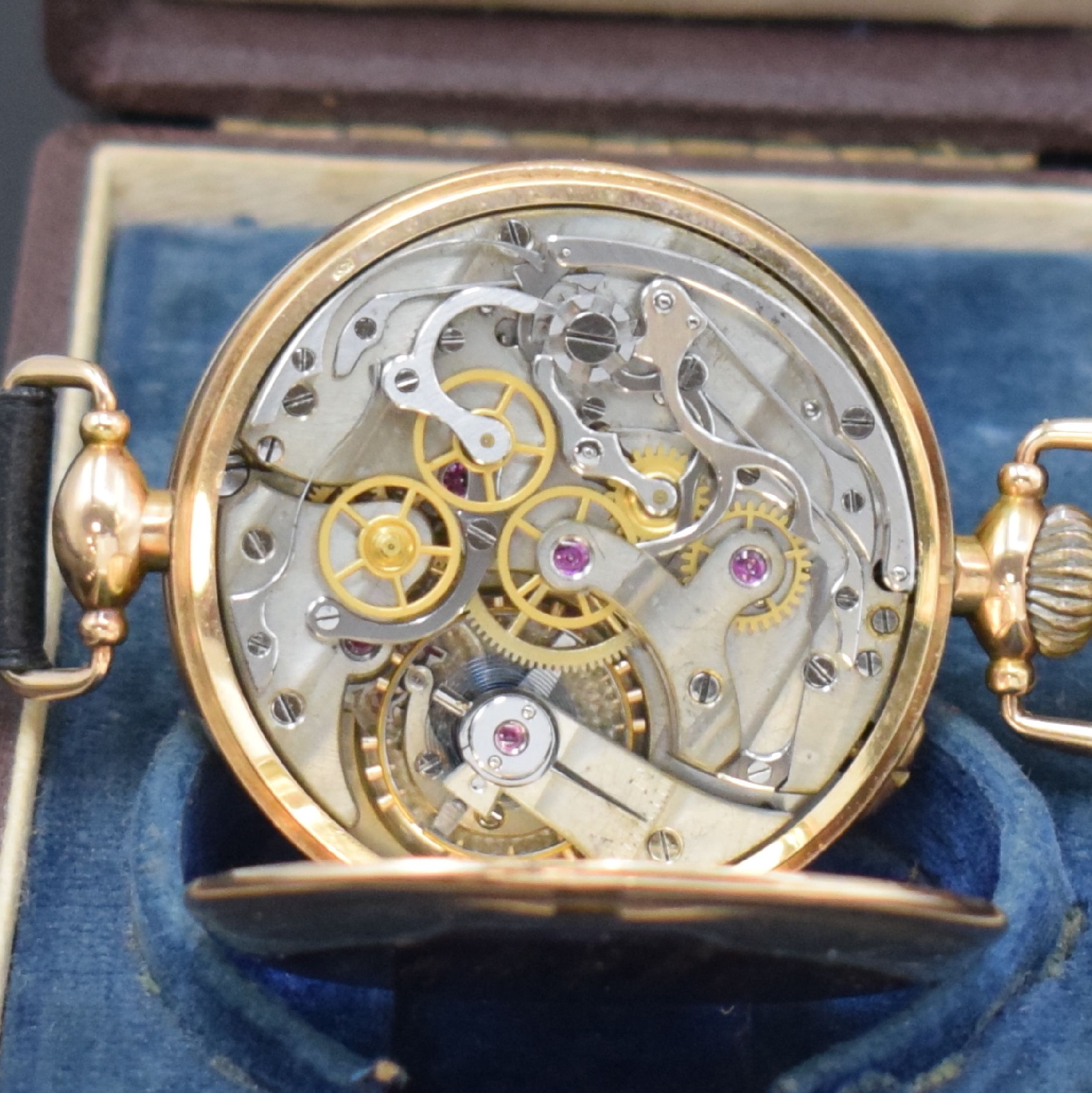 Detail k: Hy MOSER & Cie. sehr seltener früher großer Schaltradchronograph in RG 585/000 mit original Etui, Schweiz um 1932, Handaufzug, glattes ...