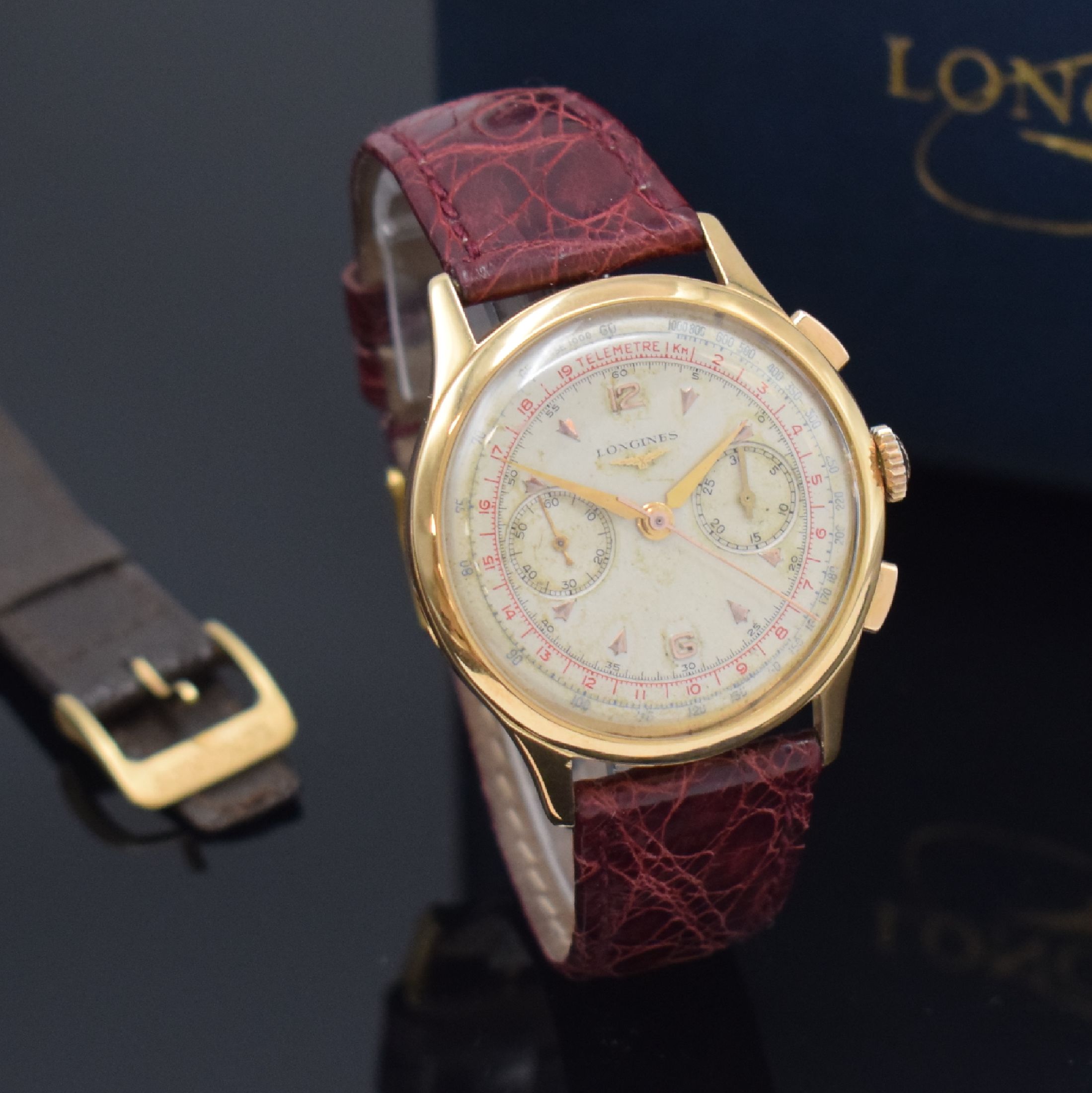 Detail d: LONGINES 30CH großer Flyback- Schaltradchronograph in RoseG 750/000 Referenz 5967, Handaufzug, Schweiz um 1955, 3-teil. Geh., Boden und Glasrand ...