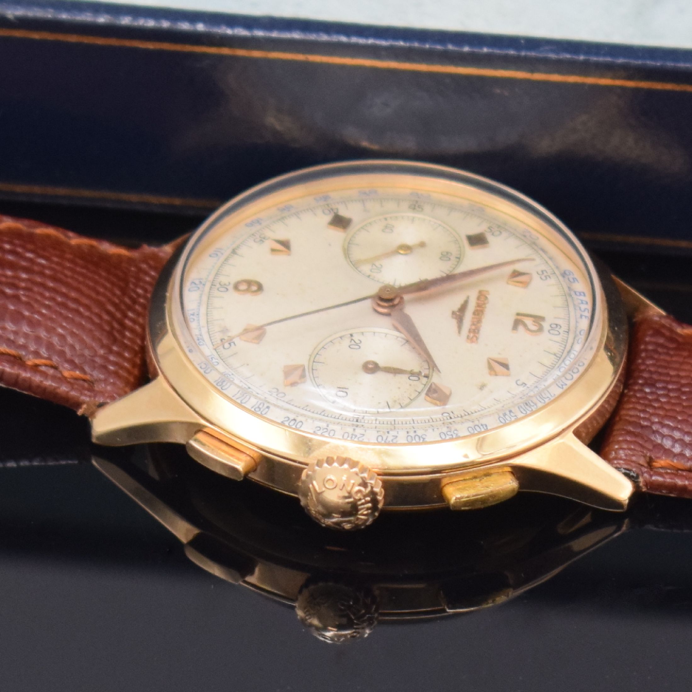 Detail g: LONGINES 30CH großer Flyback- Schaltradchronograph in RoseG 750/000 Referenz 5967, Handaufzug, Schweiz um 1957, 3-teil. Geh., Boden und Glasrand ...