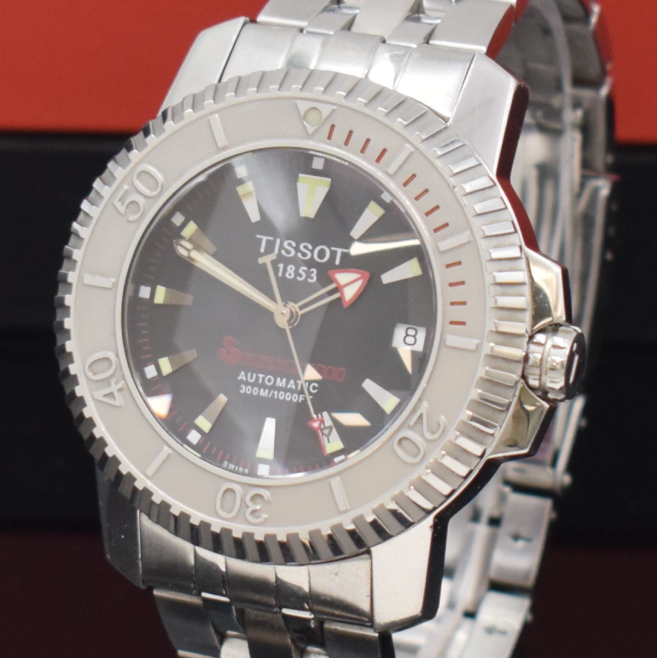Detail a: TISSOT Seastar 1000 Herrenarmbanduhr in Stahl Referenz A464/564, Schweiz um 2007, Automatik, beids. vergl. Geh., Boden 6-fach verschr., Krone ...