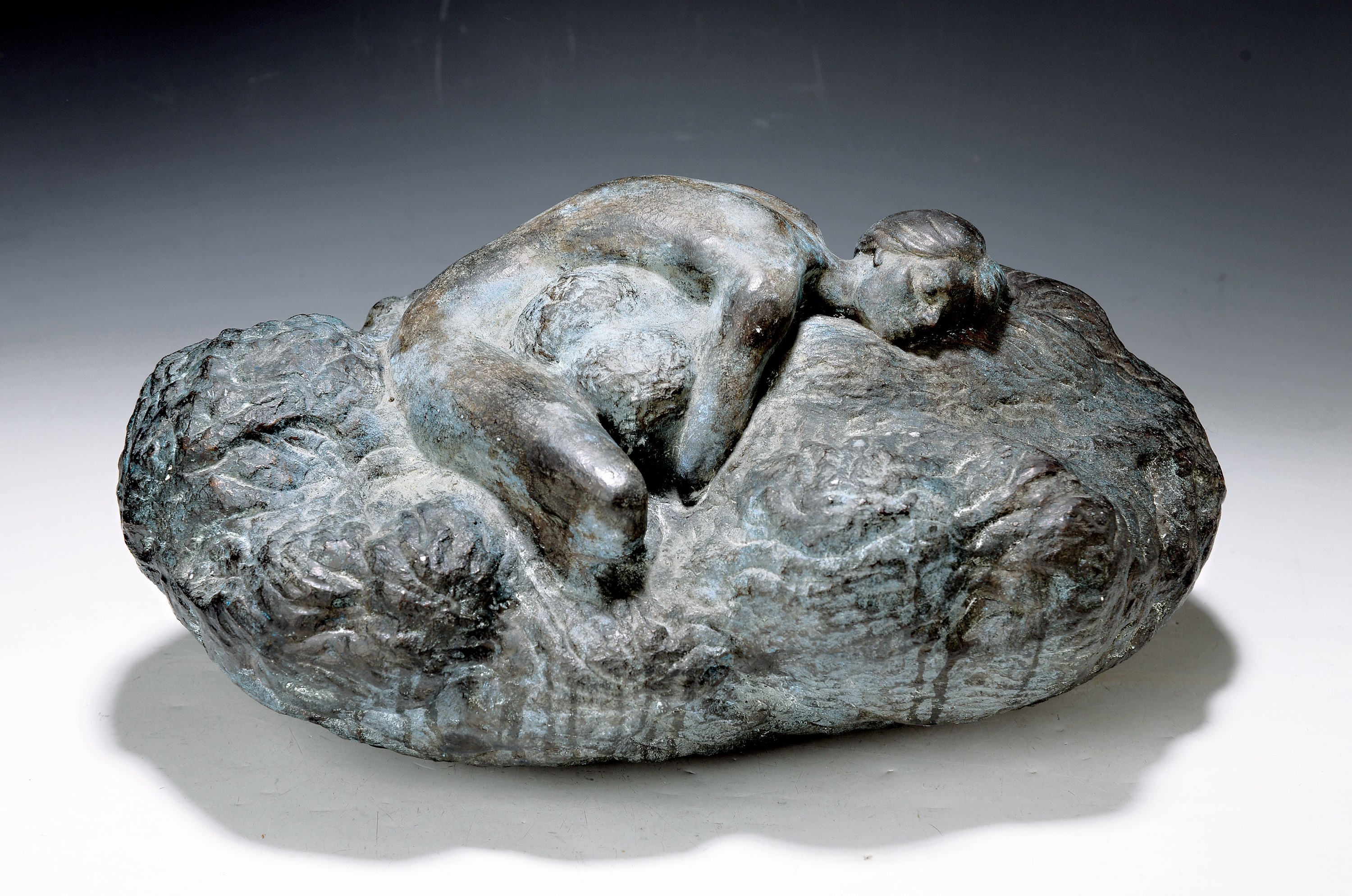 Heinrich Faltermeier, 1909-1999, Io auf der Wolke, Bronzeskulptur, am Boden signiert und dat. 70, ca. 19x40x24cm