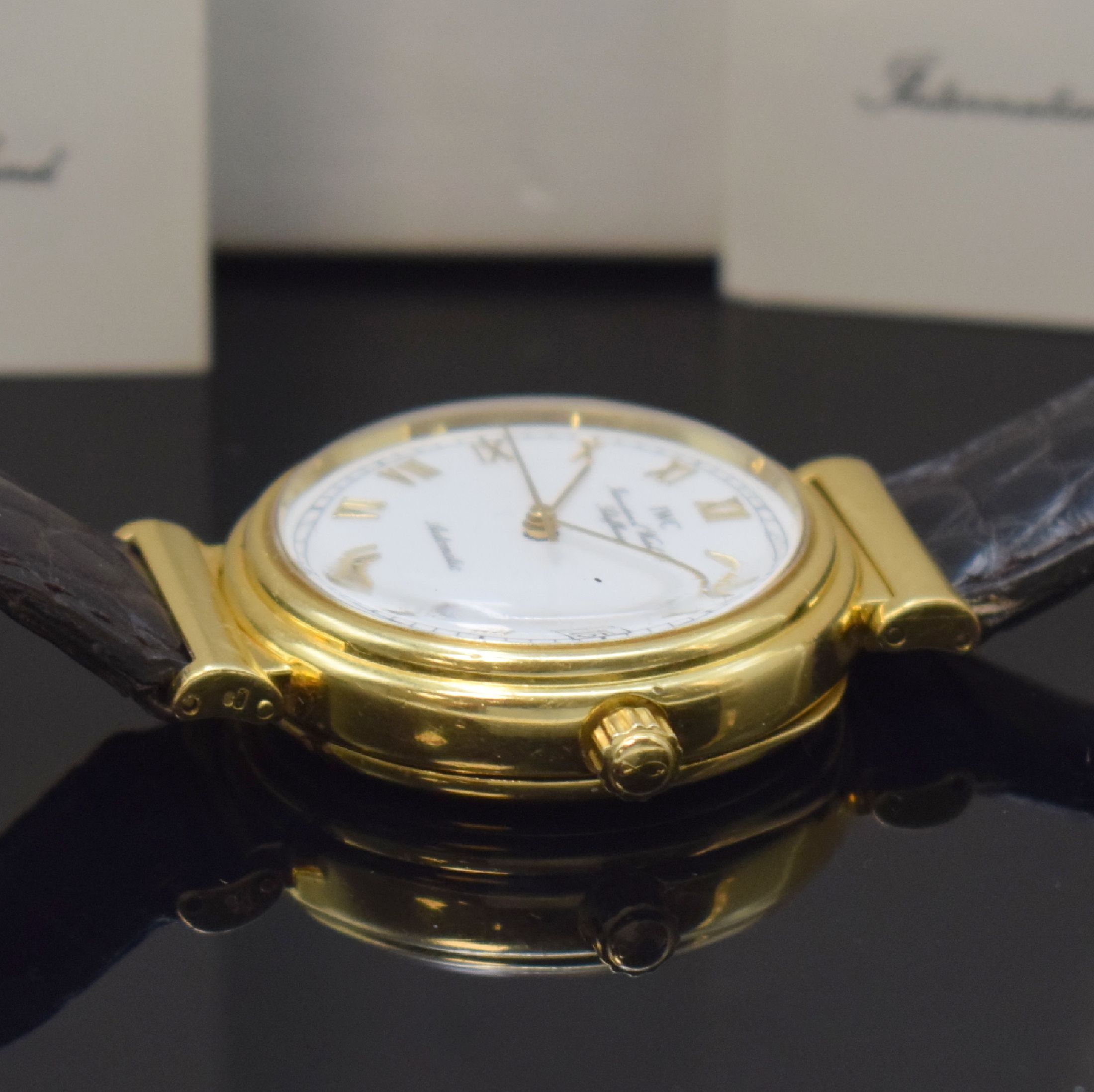 Detail c: IWC Da Vinci Herrenarmbanduhr Referenz 1850 in GG 750/000, Schweiz verk. lt. beil. Pap. 1991, Automatik, aufklappbarer Scharnierboden, Lederband m. ...