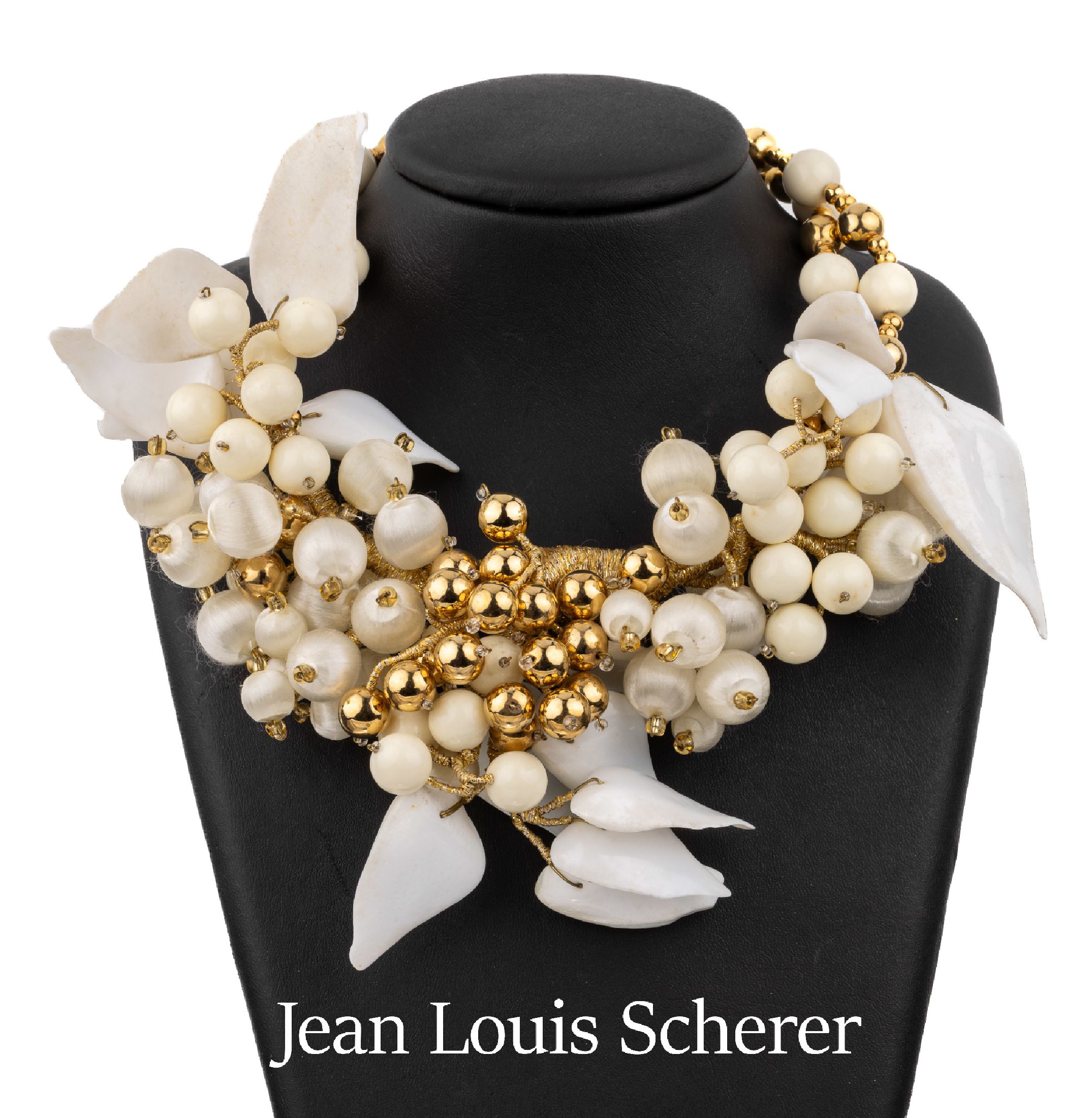 Ausgefallenes Modeschmuckcollier JEAN LOUIS SCHERER, 1980er Jahre, vintage, Metall vergoldet, cremefarb. Bakelit-Kugeln und -Blätter bzw. mit Stoff ...