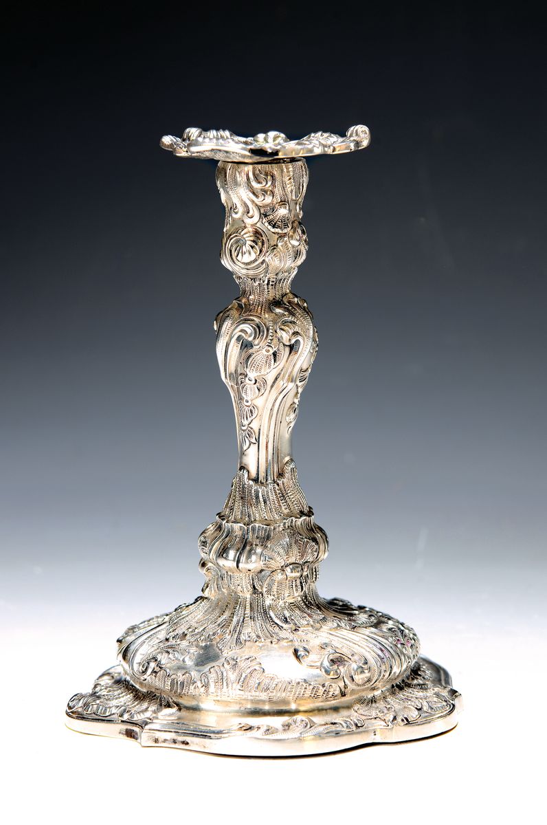Kerzenleuchter, Heinrich Bleyer, Chemnitz, um 1900, 800er Silber, Rokokostil, reich reliefiert, H. ca. 19 cm, ca. 675 g
