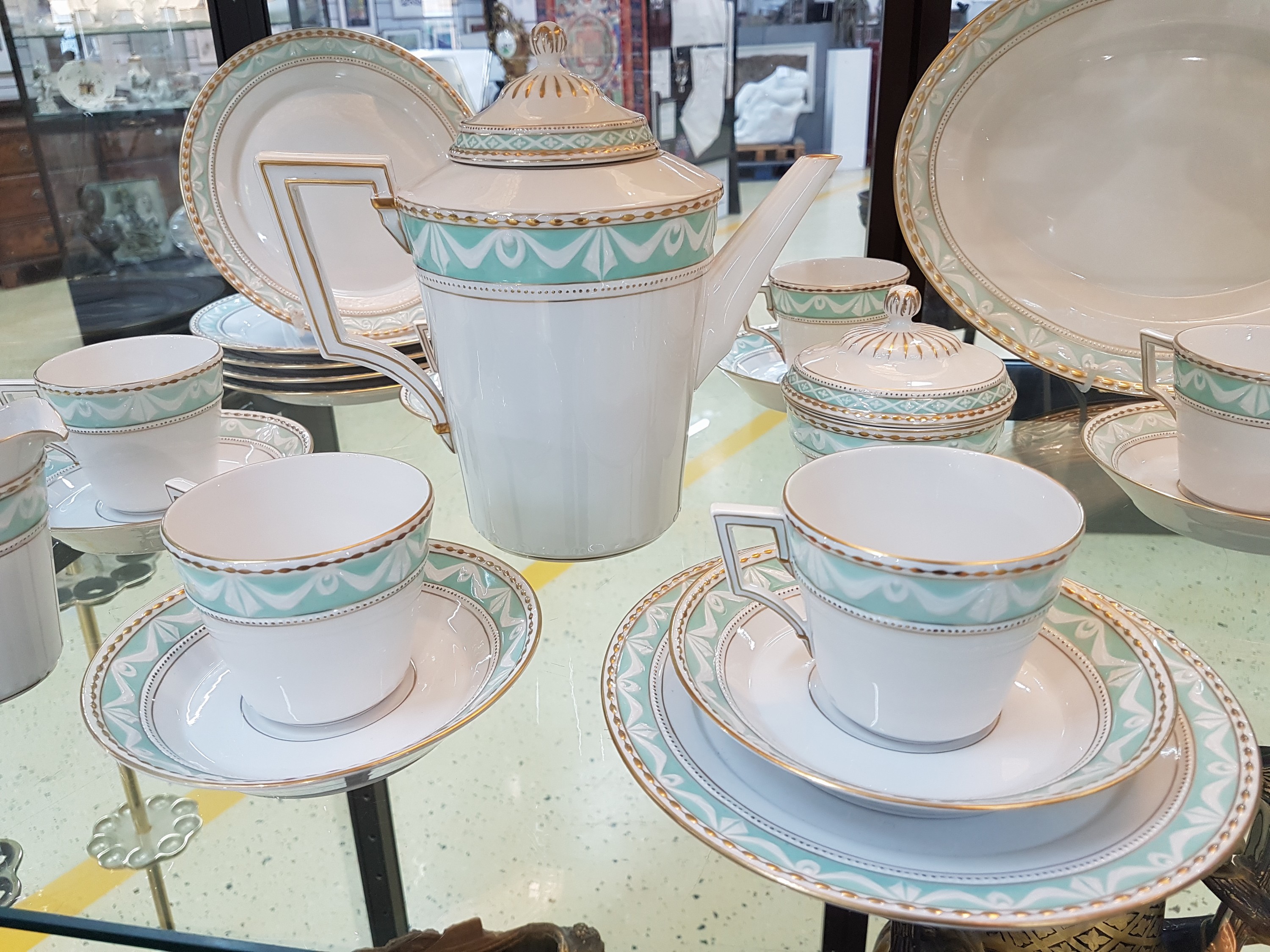 Detail a: 32tlg. Kaffee- und Speiseservice, 6 Personen, Kurland, Porzellan, teilweise türkisfarben und golden gehöht, Kaffeekanne, 6 Tassen mit 6 ...