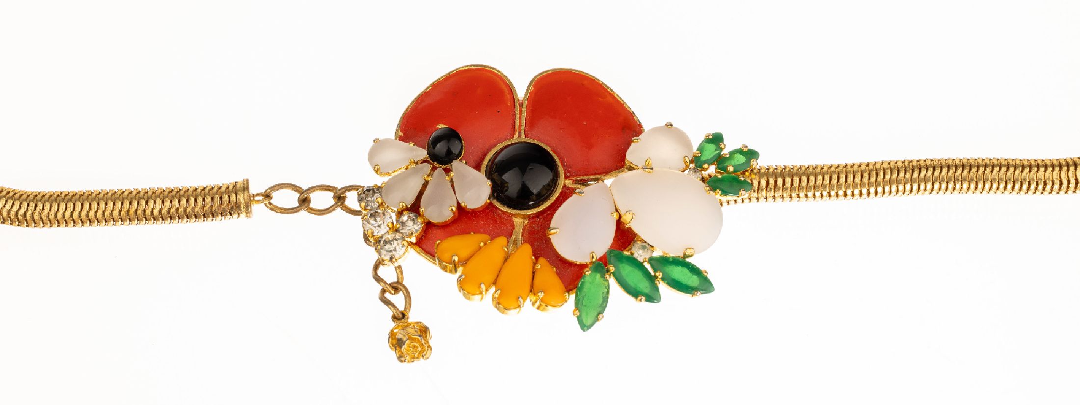 Detail b: Ausgefallenes Collier, Metall verg., 1950er Jahre, Mittelteil große Blüte mit rotem und schwarzem Lack, kl. Fehlstelle mit Glassteinenin versch. ...