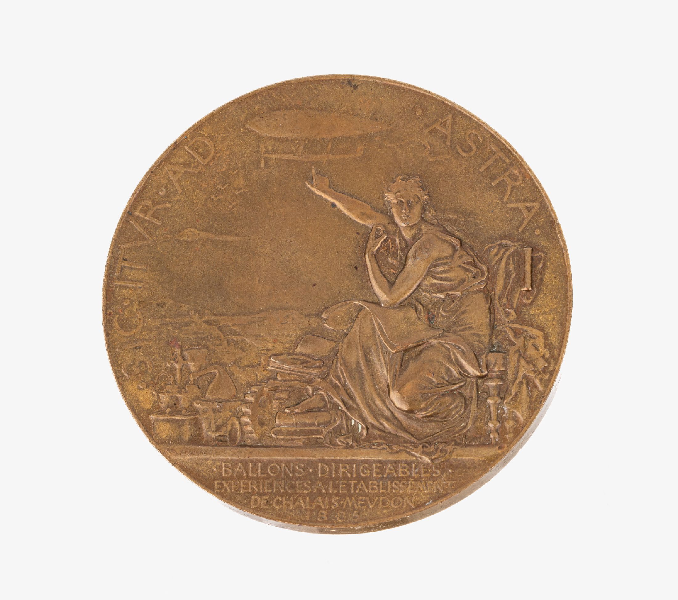 Detail a: Gedenkmedaille, Bronze, Frankreich 1885, AV: Sic itura ad astra, Darstellung der Wissenschaft und der steuerbaren Ballons, RV: Daidalos, der seinem ...