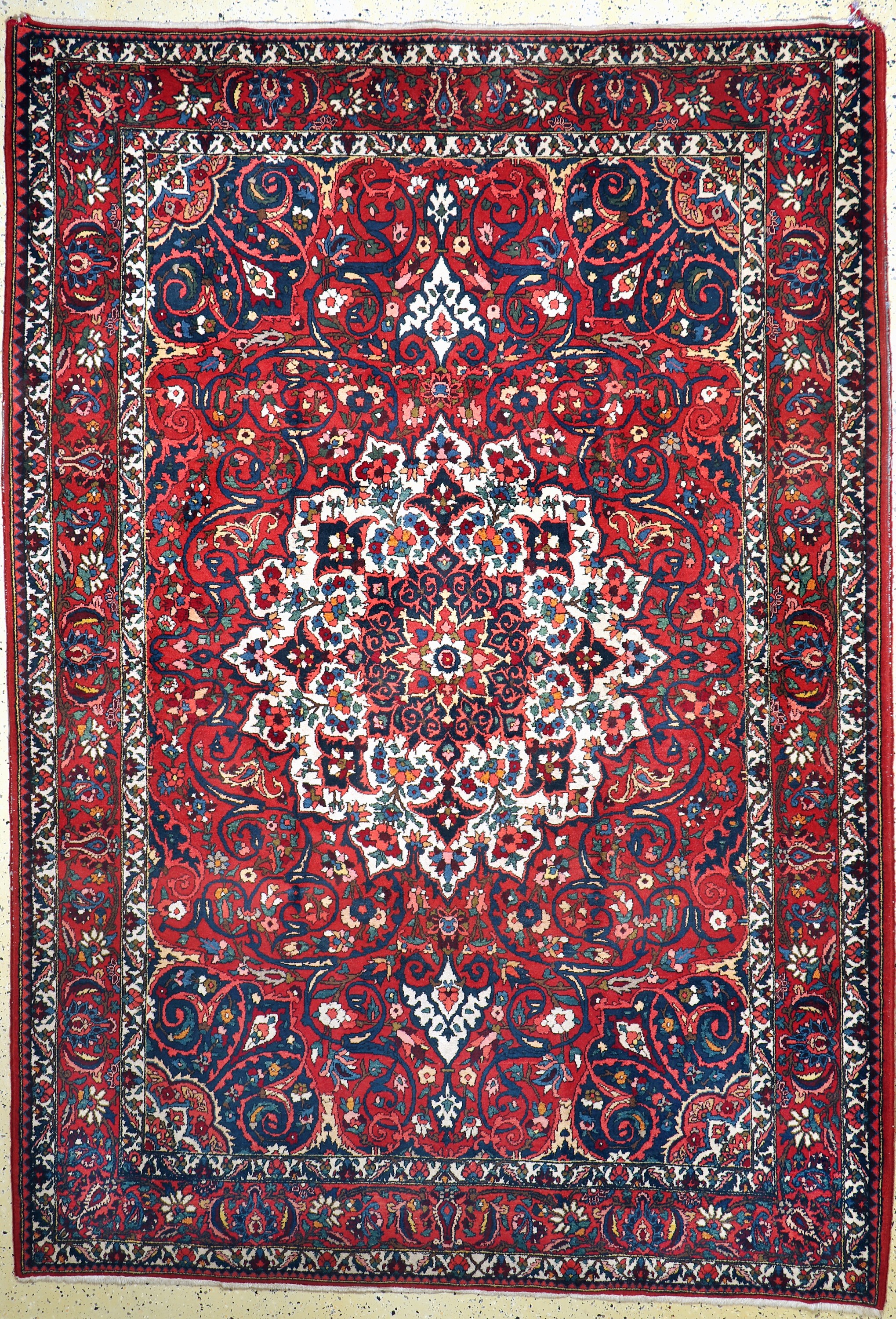 Bachtiar, Persien, um 1960, Wolle auf Baumwolle, ca. 306 x 216 cm, EHZ: 2-3