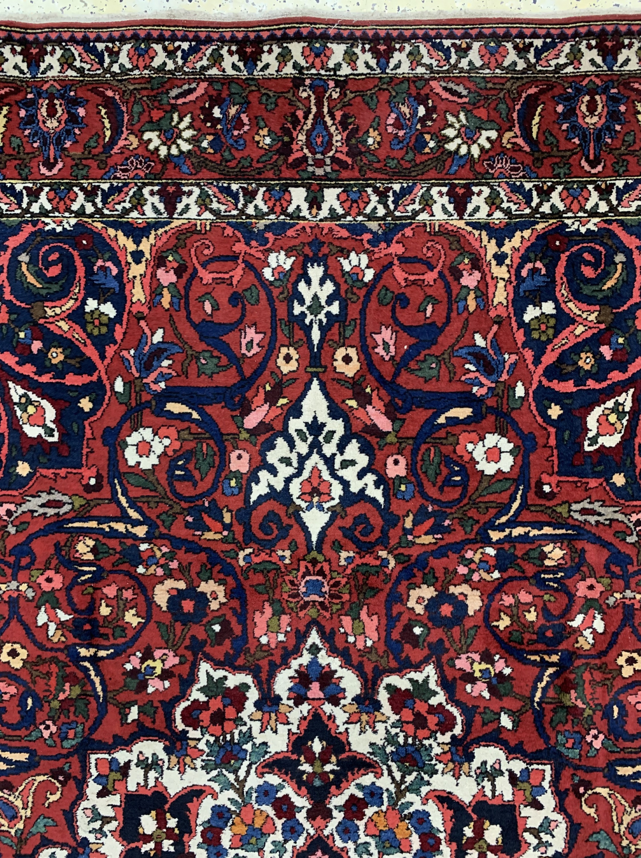 Detail c: Bachtiar, Persien, um 1960, Wolle auf Baumwolle, ca. 306 x 216 cm, EHZ: 2-3