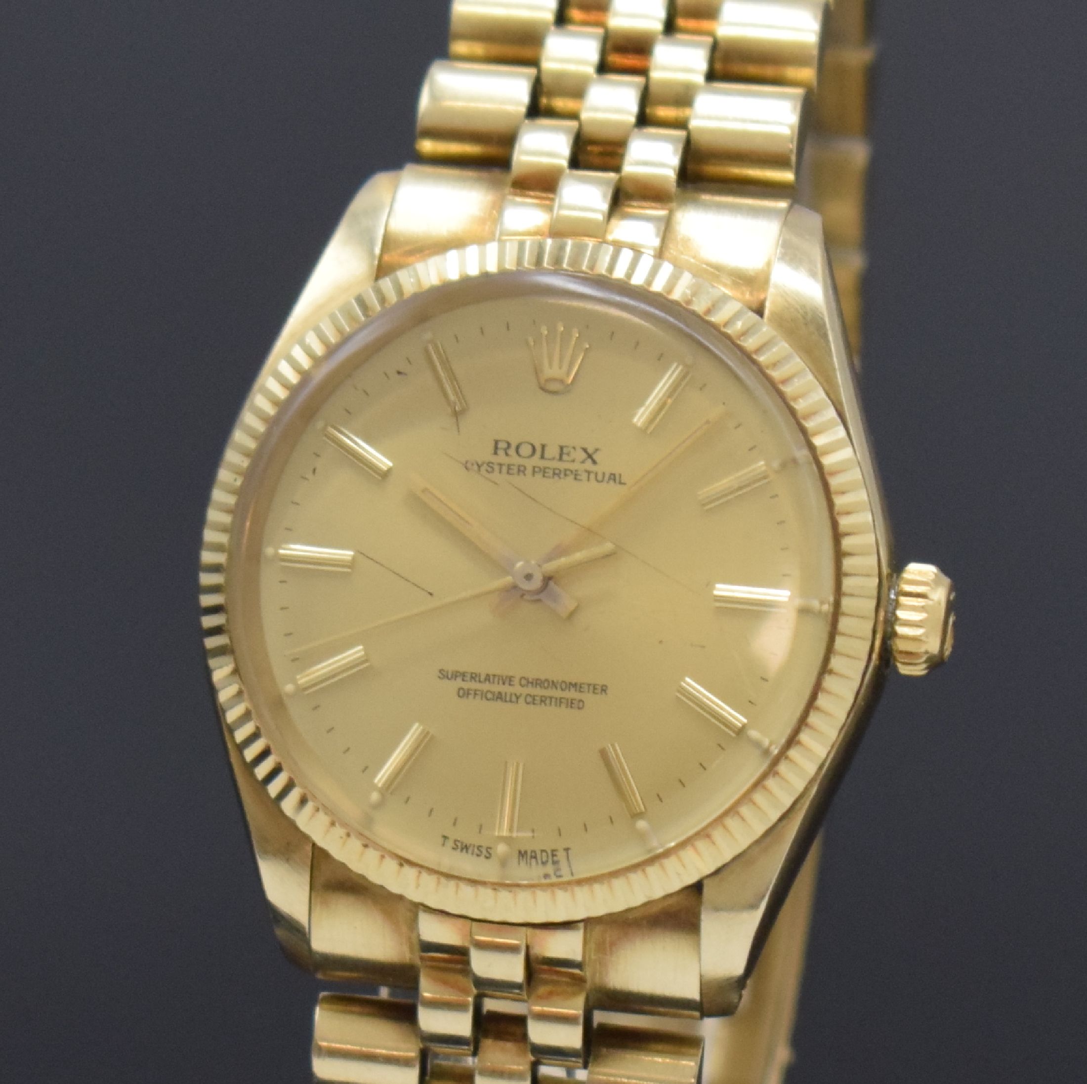 Detail a: ROLEX Armbanduhr Oyster Perpetual 34 in GG 585/000 Referenz 1005/1002, Automatik, Schweiz um 1978, Chronometer der Superlative, Boden und Krone ...