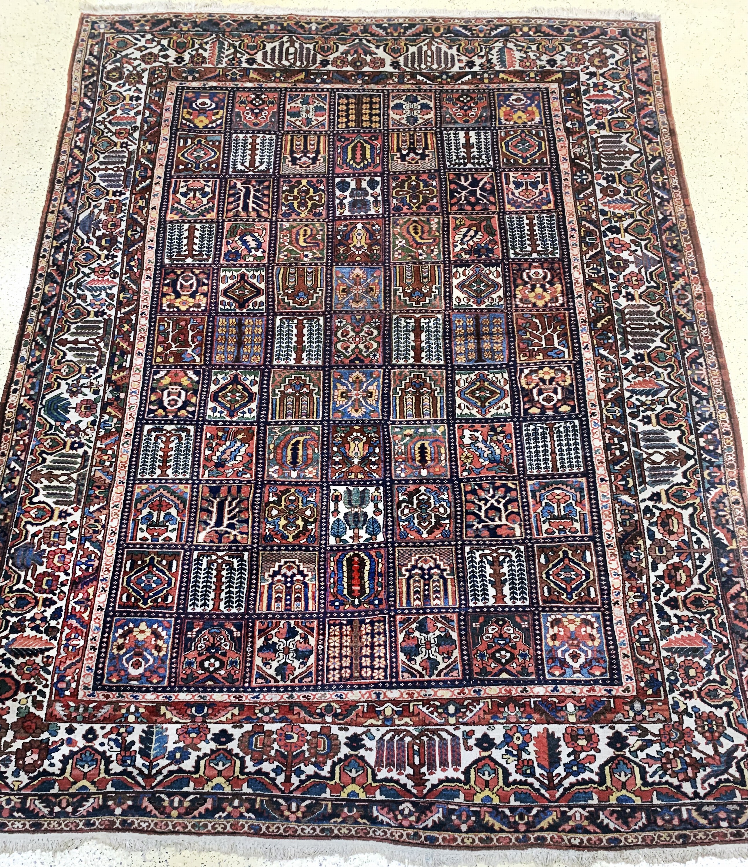 Felder-Bachtiar alt, Persien, Mitte 20.Jhd,Wolle auf Baumwolle, ca. 450 x 350 cm, EHZ: 2