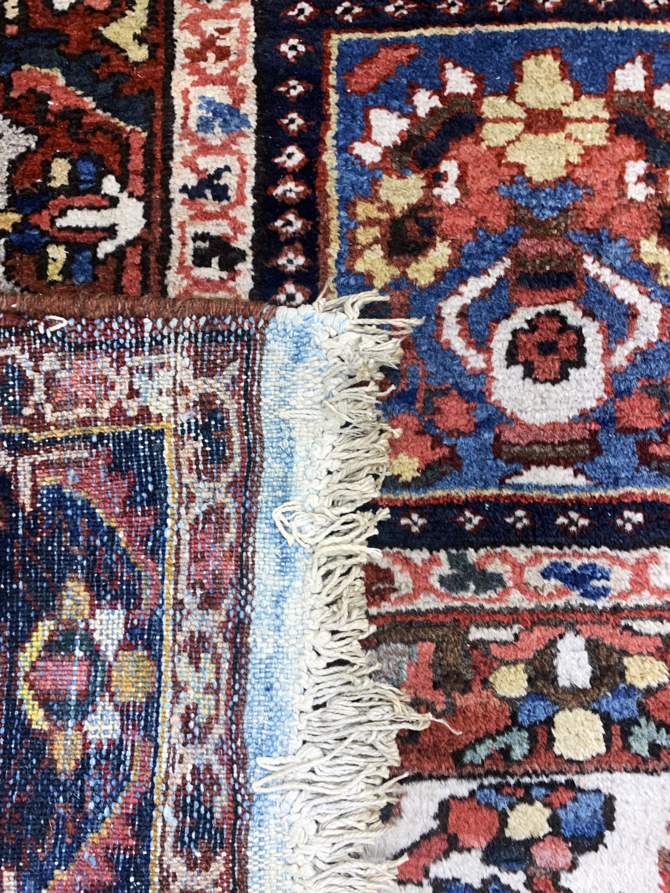 Detail h: Felder-Bachtiar alt, Persien, Mitte 20.Jhd,Wolle auf Baumwolle, ca. 450 x 350 cm, EHZ: 2