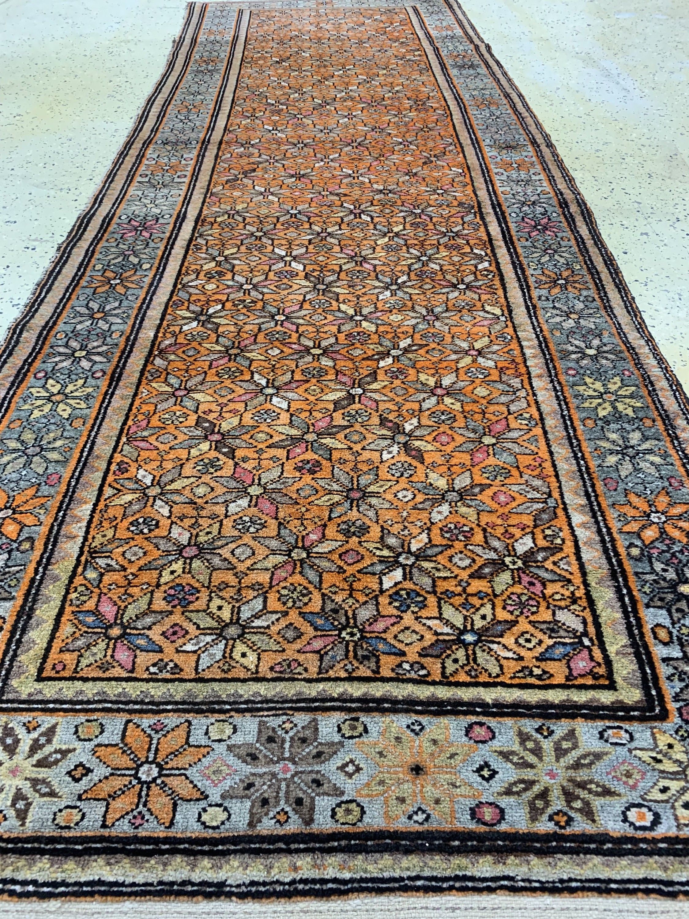Detail c: Hamadan alt, Persien, um 1940, Wolle auf Baumwolle, ca. 313 x 104 cm, EHZ: 2-3