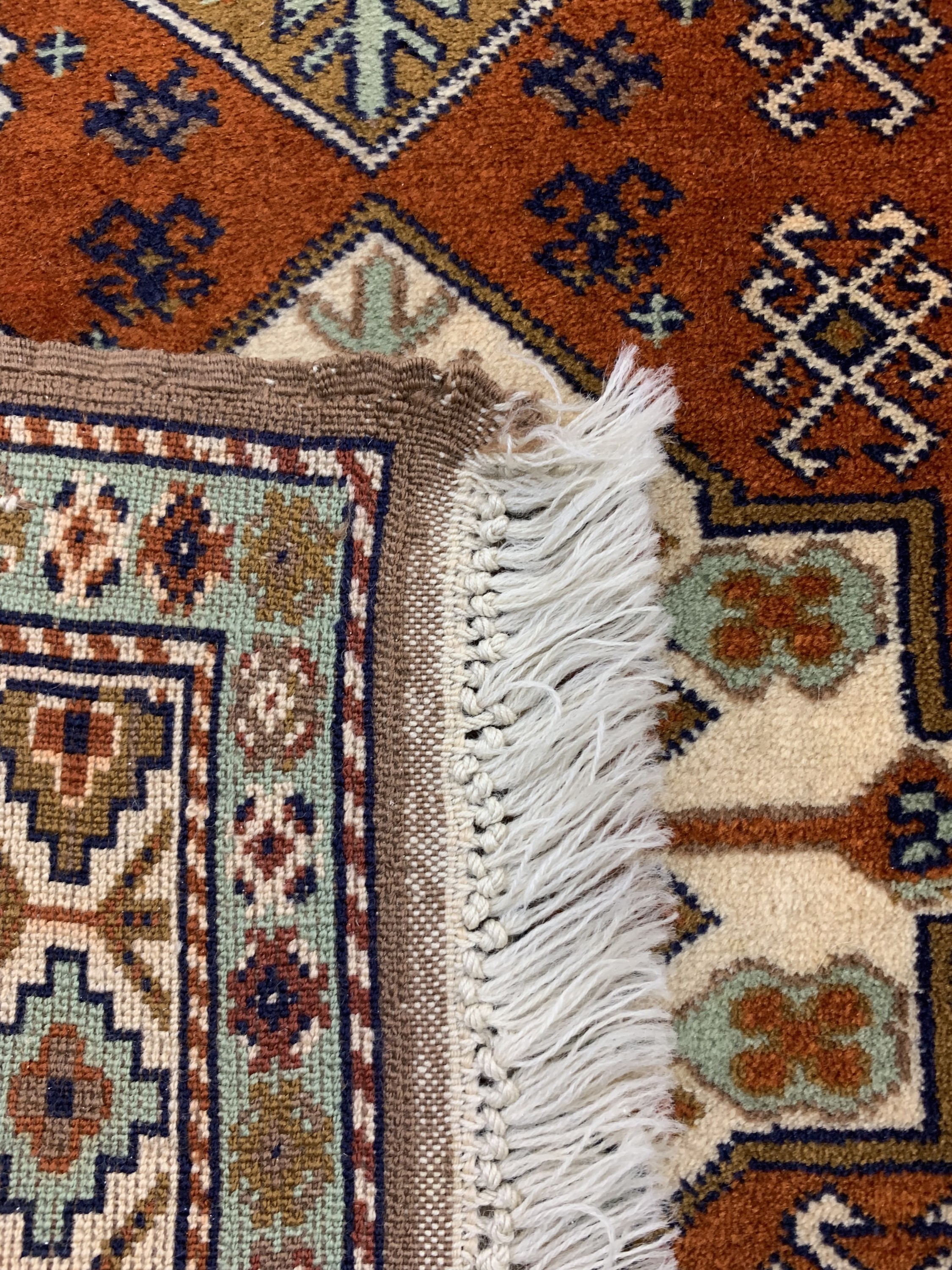 Detail d: Melas fein, Türkei, ca. 50 Jahre, Wolle aufWolle, ca. 329 x 75 cm, EHZ: 2