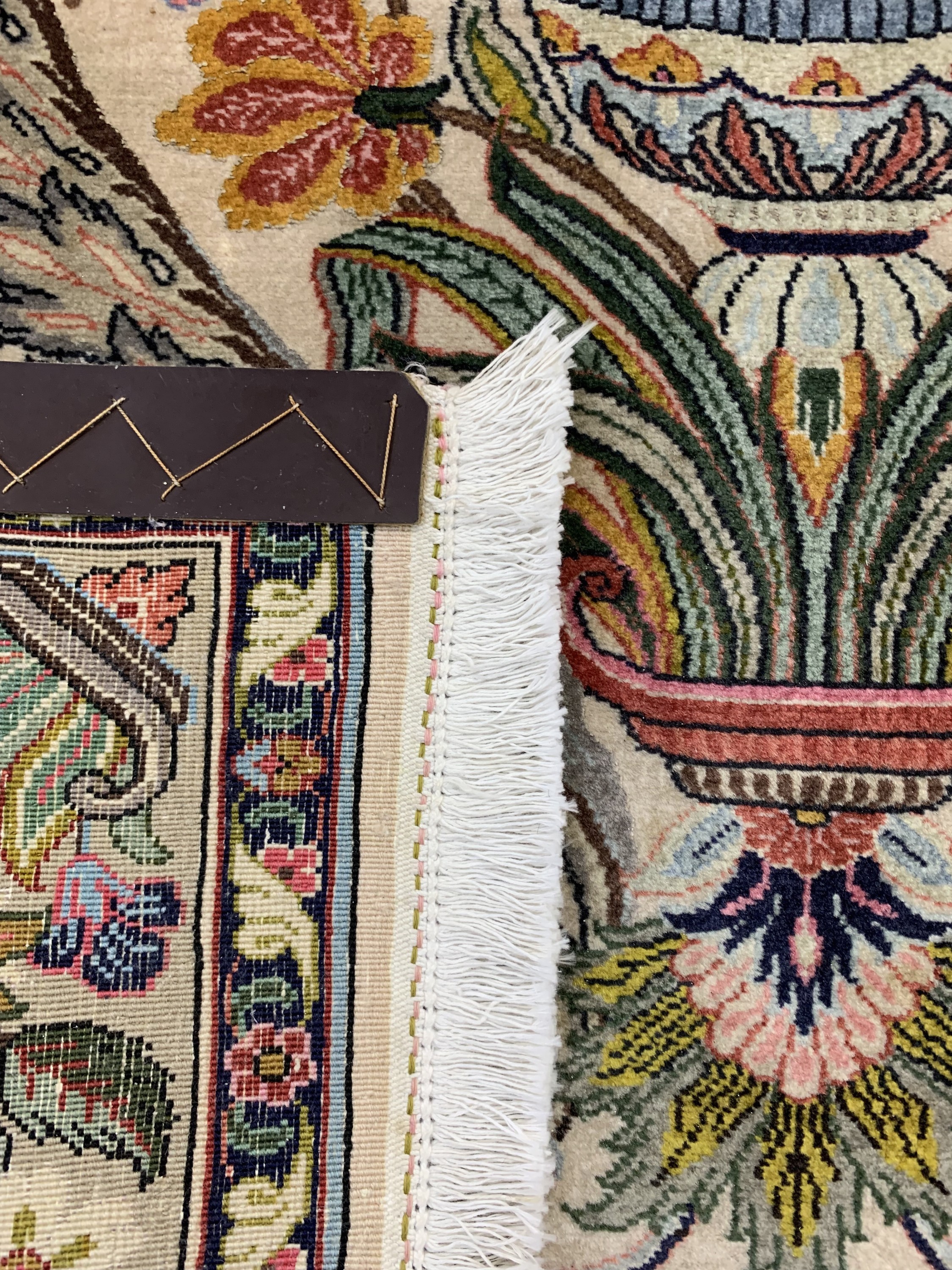 Detail e: Ghom Kork fein, Persien, ca. 50 Jahre, Korkwolle mit Seide, ca. 165 x 105 cm, EHZ: 2