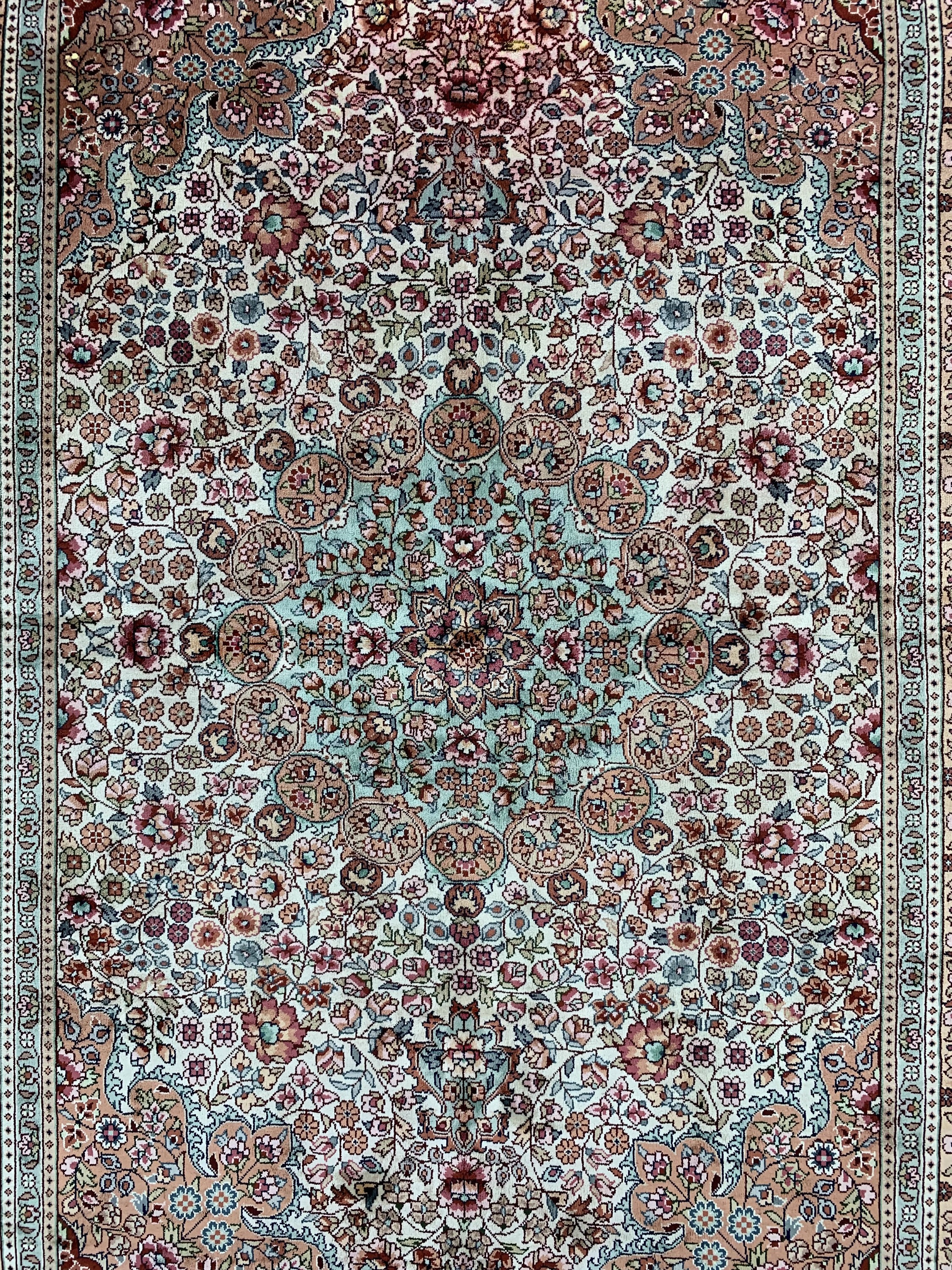 Detail b: Kaschmir, Indien, ca. 40 Jahre, merzerisierte Baumwolle, ca. 185 x 125 cm, EHZ: 2