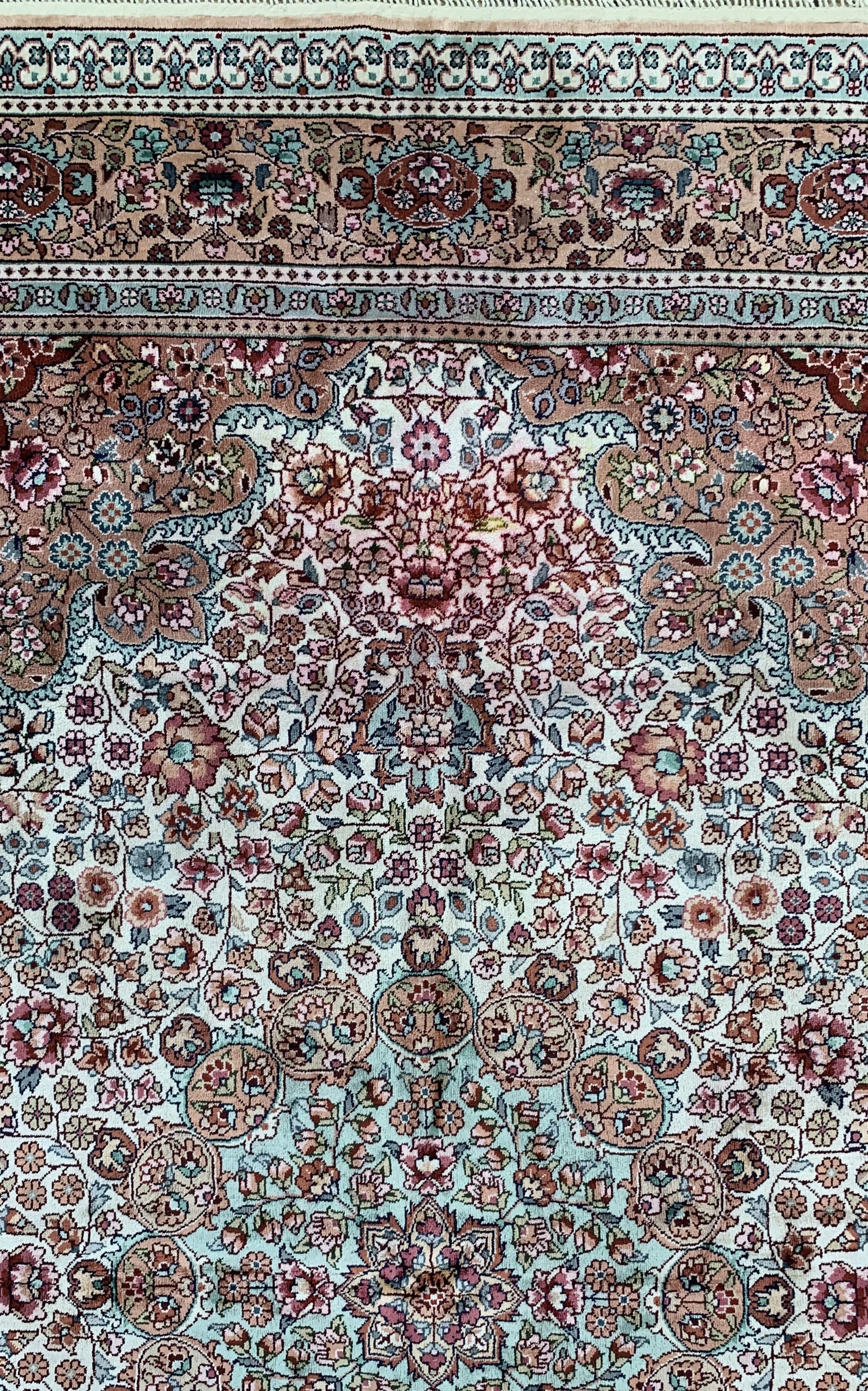 Detail c: Kaschmir, Indien, ca. 40 Jahre, merzerisierte Baumwolle, ca. 185 x 125 cm, EHZ: 2