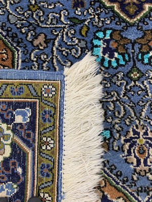 26740689e - Qum old, Persia, approx. 60 years, wool with silk, approx. 163 x 108 cm, condition: 1-2. Rugs, Carpets & Flatweaves