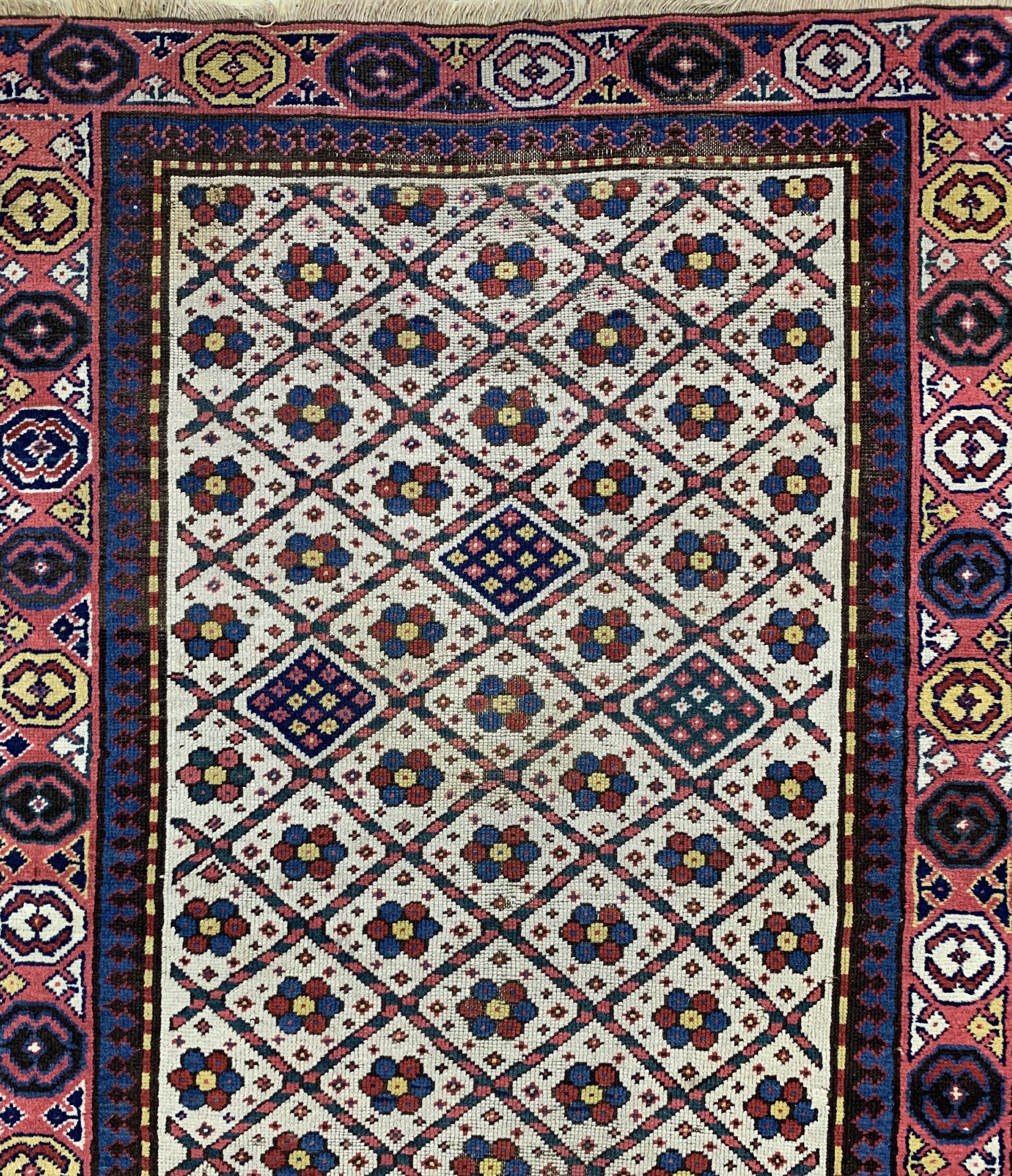 Detail c: Antiker Kazak, Kaukasus, 19.Jhd, Wolle auf Wolle, ca. 357 x 120 cm, EHZ: 4