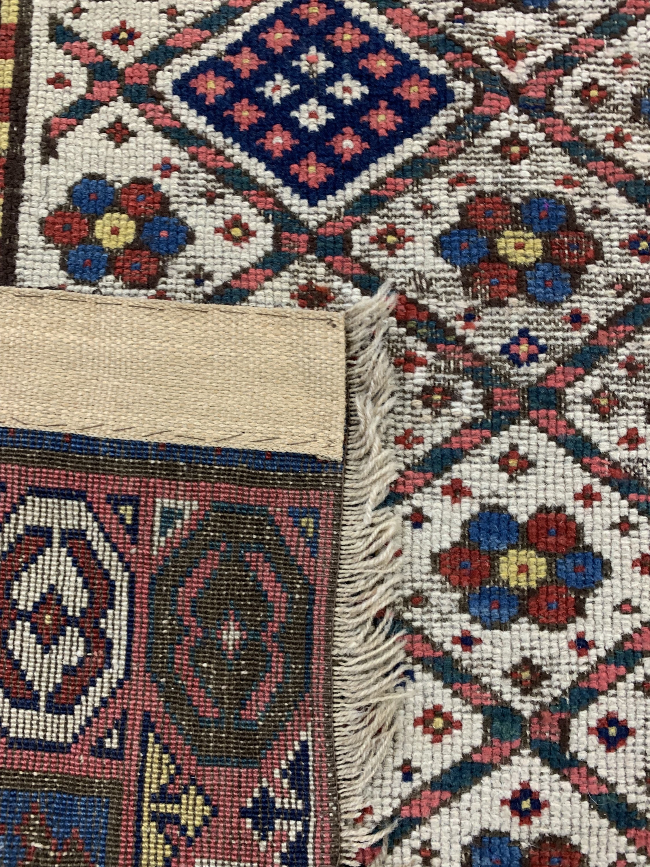 Detail e: Antiker Kazak, Kaukasus, 19.Jhd, Wolle auf Wolle, ca. 357 x 120 cm, EHZ: 4