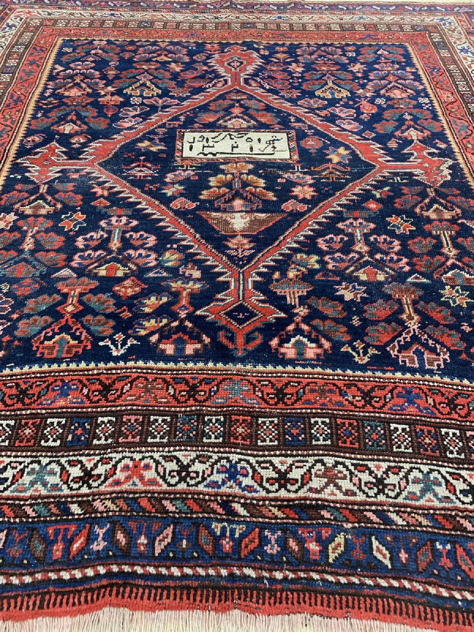 Detail d: Khamseh antik, Persien, datiert 1321(1900),Wolle auf Wolle, ca. 155 x 148 cm, EHZ: 3