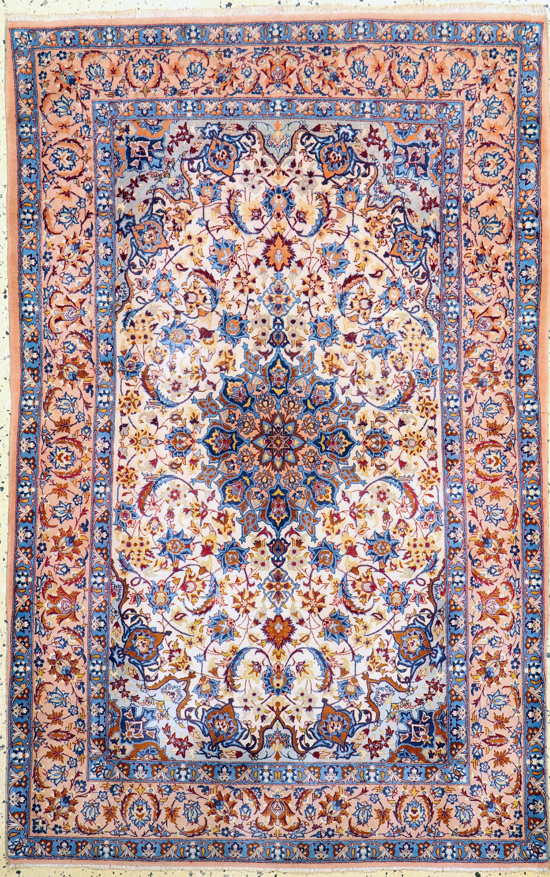 Esfahan fein, Persien, um 1950, Korkwolle mit und auf Seide, ca. 168 x 107 cm, ca. 1,0 Mio. Kn/qm, Reinigungsbedürftig, EHZ: 2