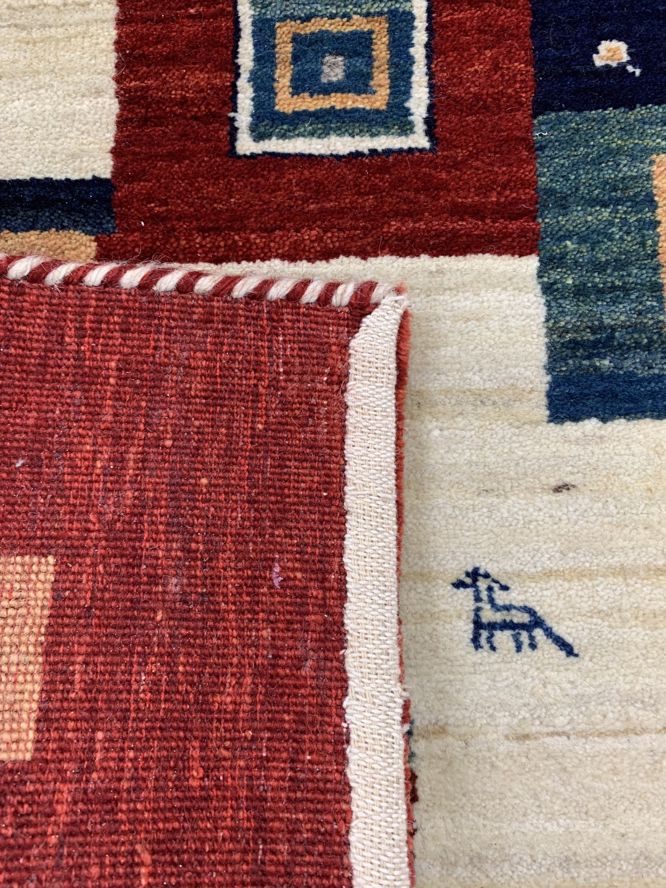 Detail d: Gabbeh fein Loribaft, Persien, ca. 30 Jahre, Korkwolle auf Wolle, ca. 196 x 77 cm, EHZ: 1-2